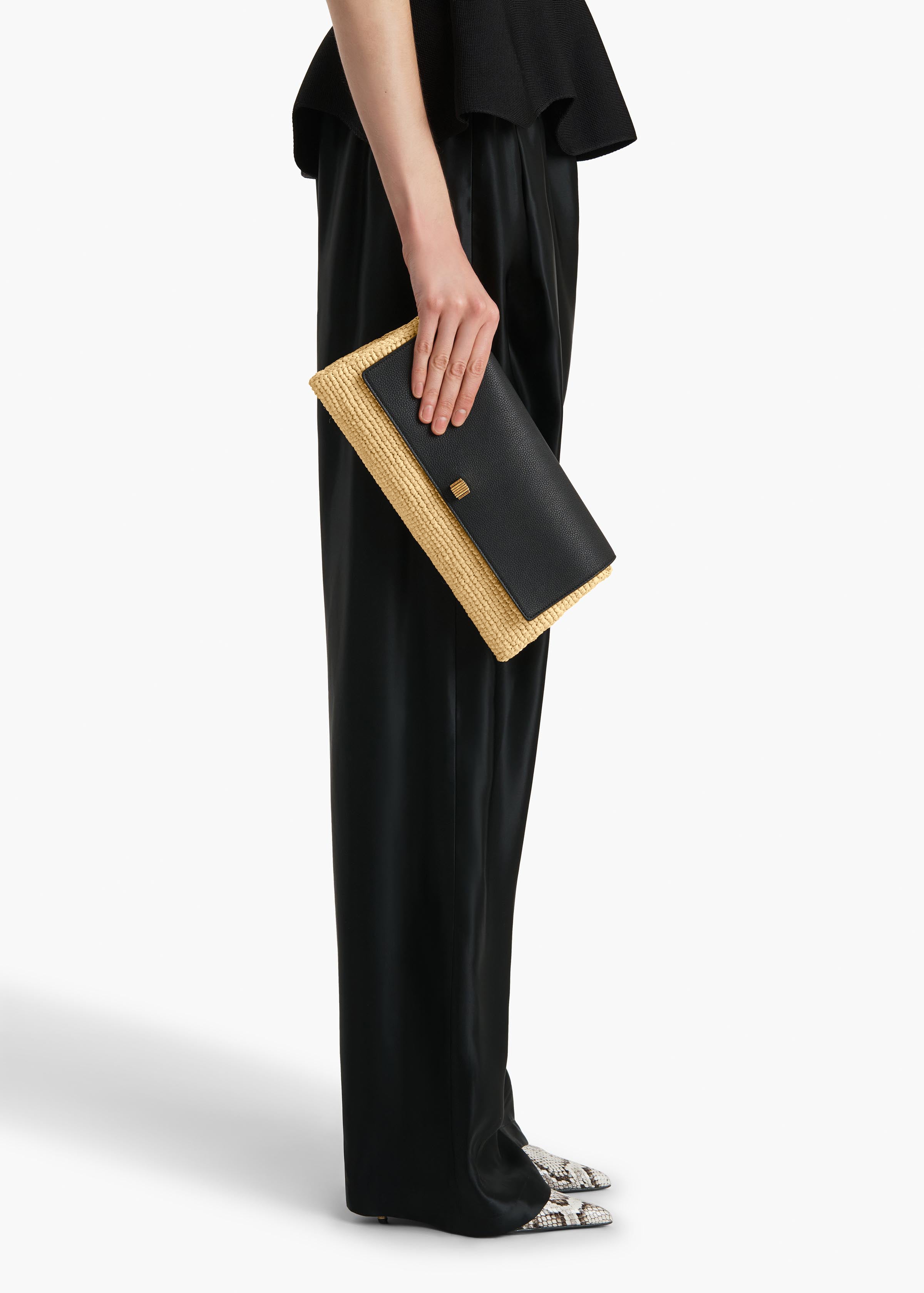 AUDREY RAFFIA CLUTCH BLACK NATURAL H4020 726 367 E