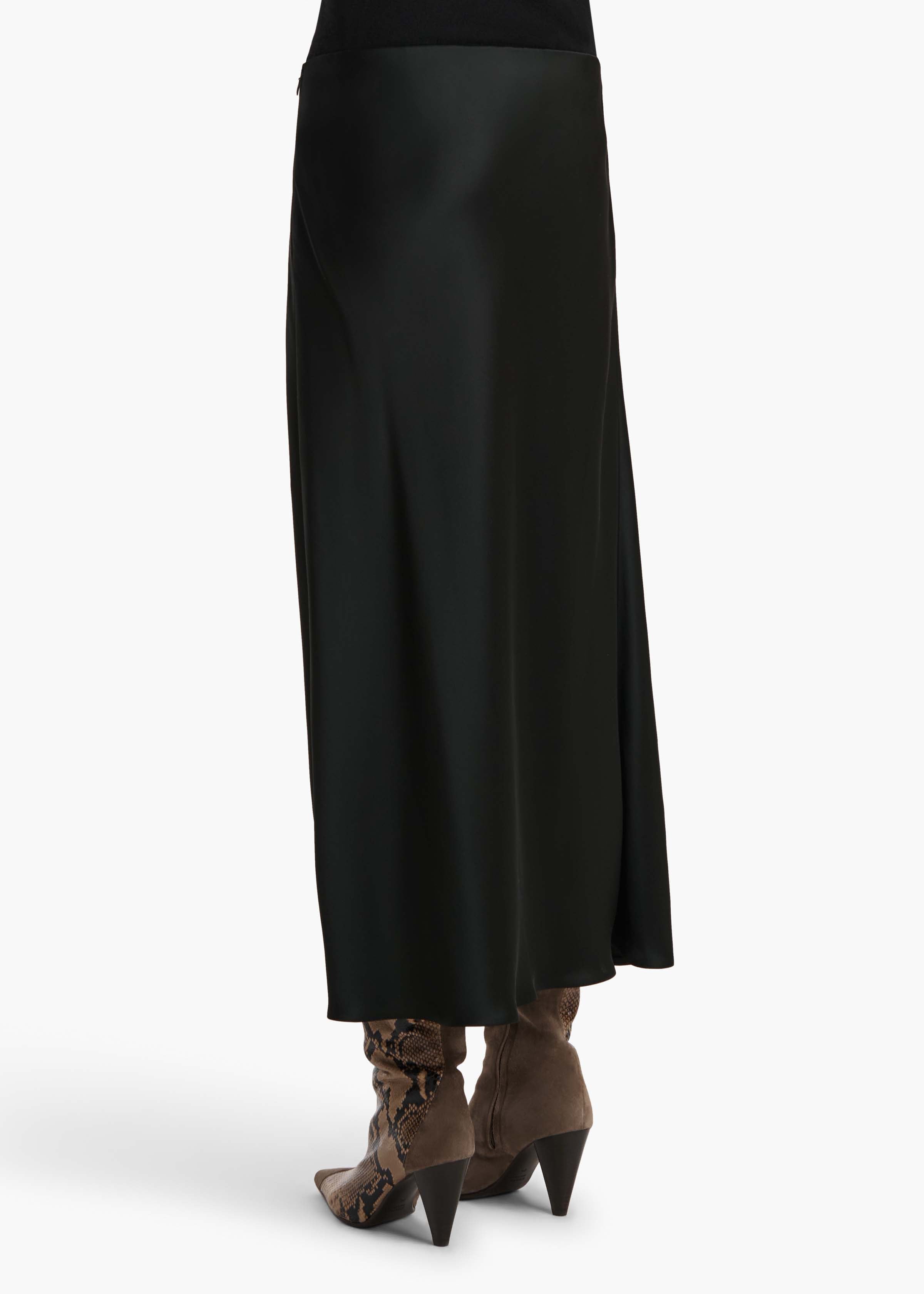 DEMI-SKIRT_BLACK_41724120-200_C.jpg