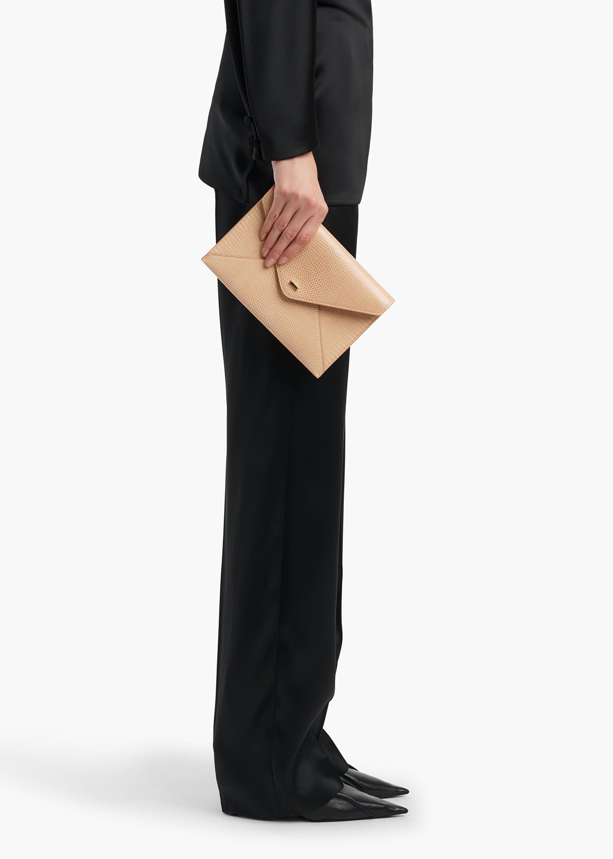 GRACE ENVELOPE CLUTCH DESERT SAND H3045 1018 683 E
