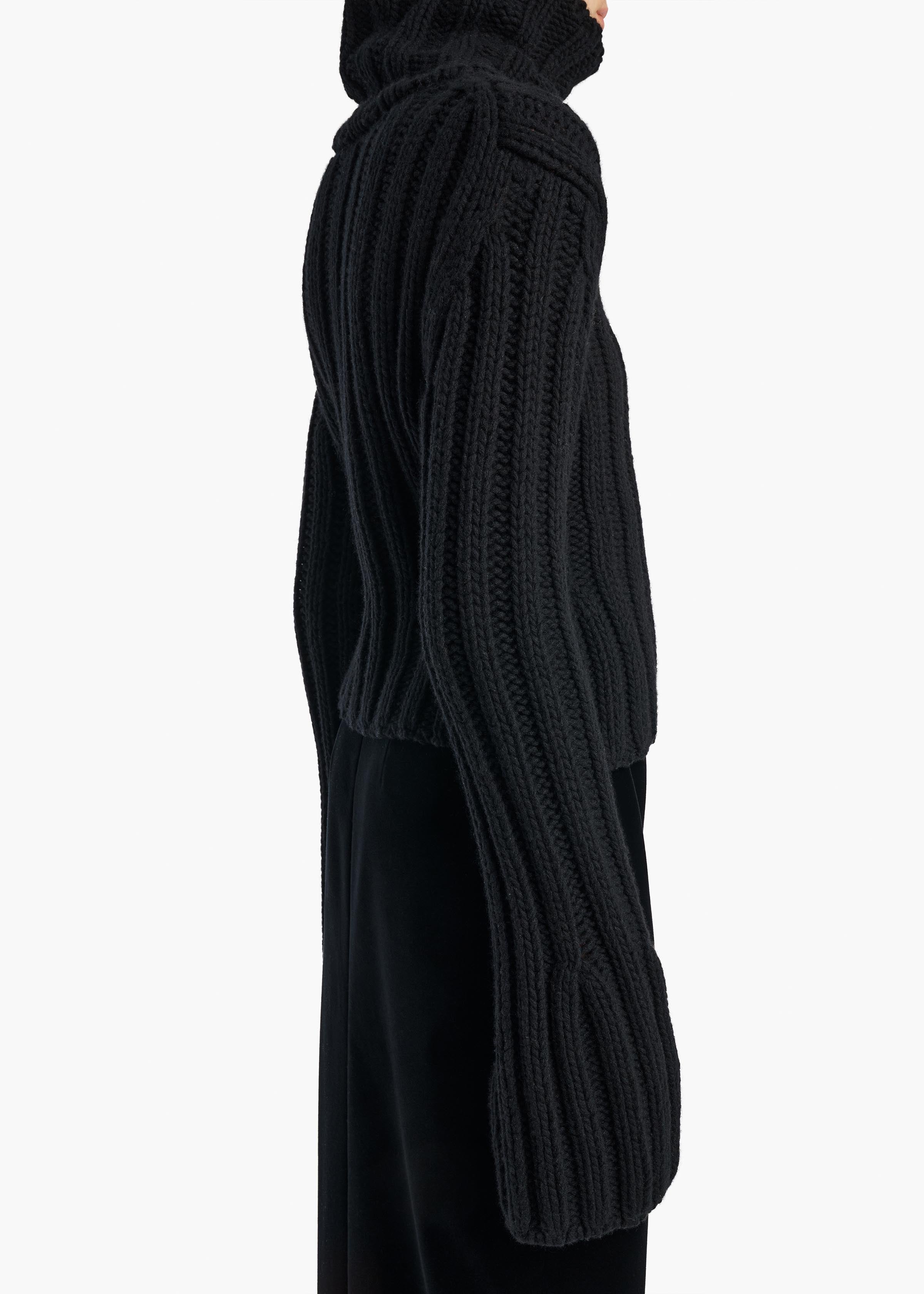 KELLY SWEATER BLACK 18348666 200 E