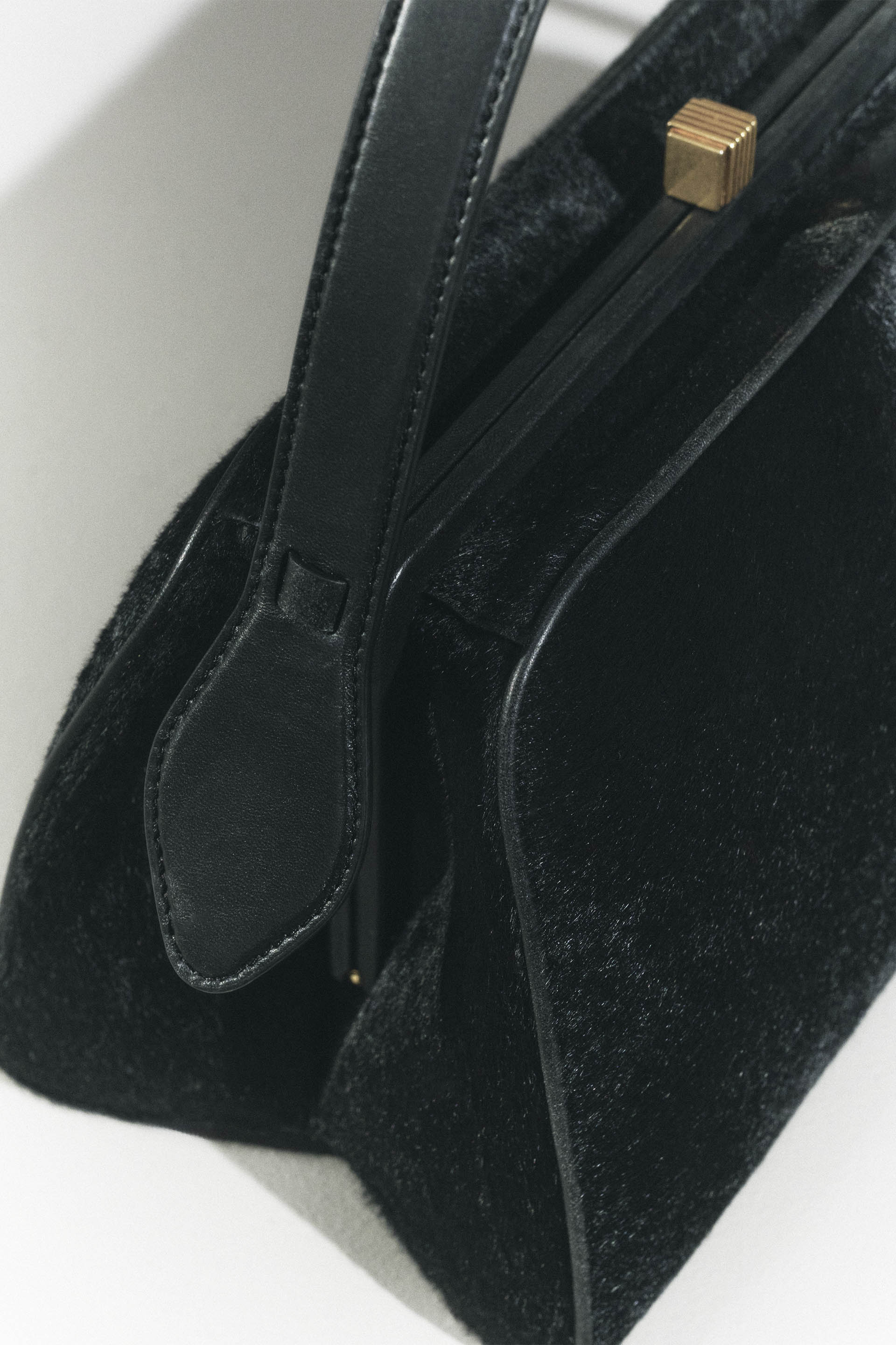 Cate Bag in Black Haircalf EDITORIAL IMAGE