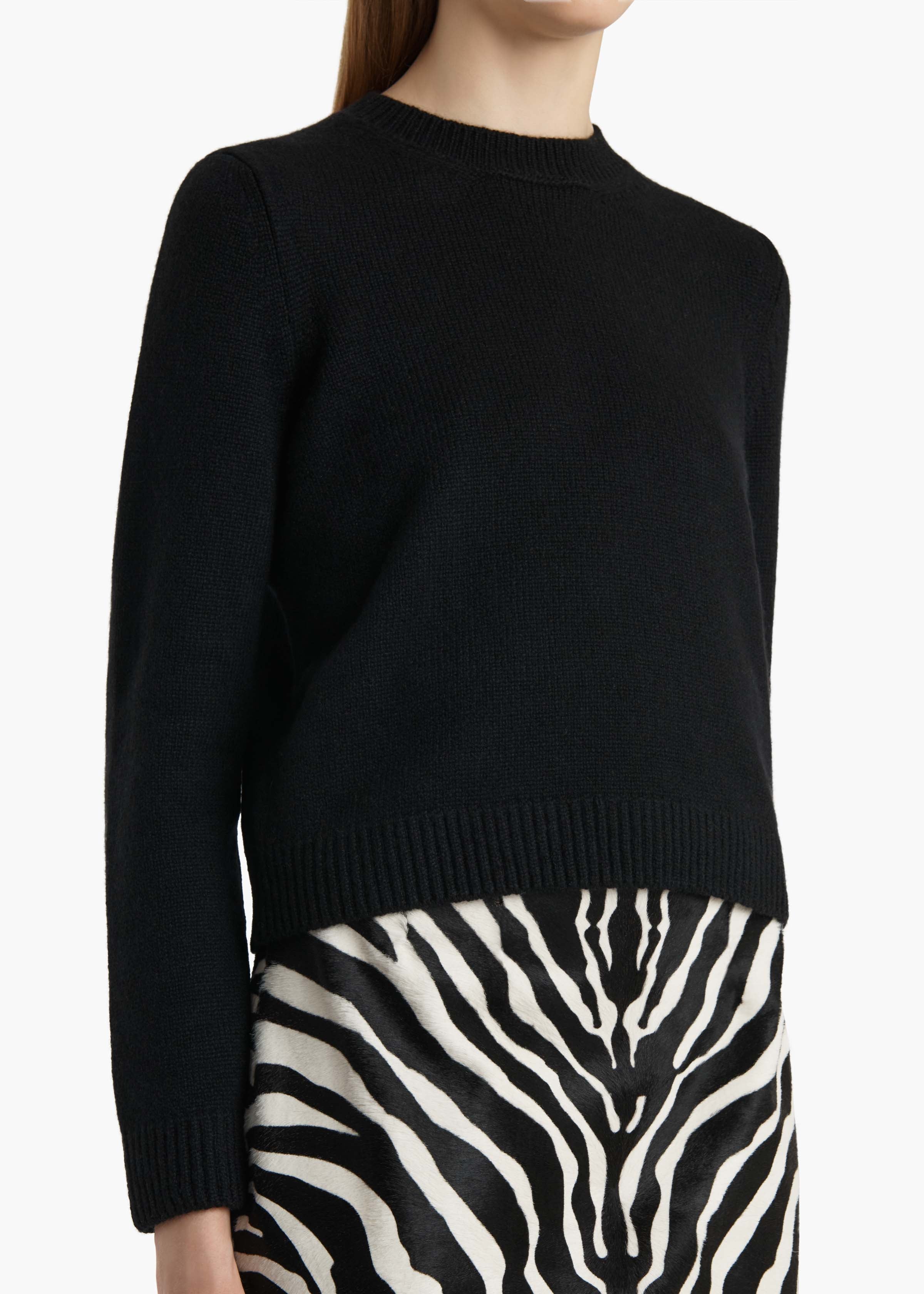 LETA-SWEATER_BLACK_9734650-200_E