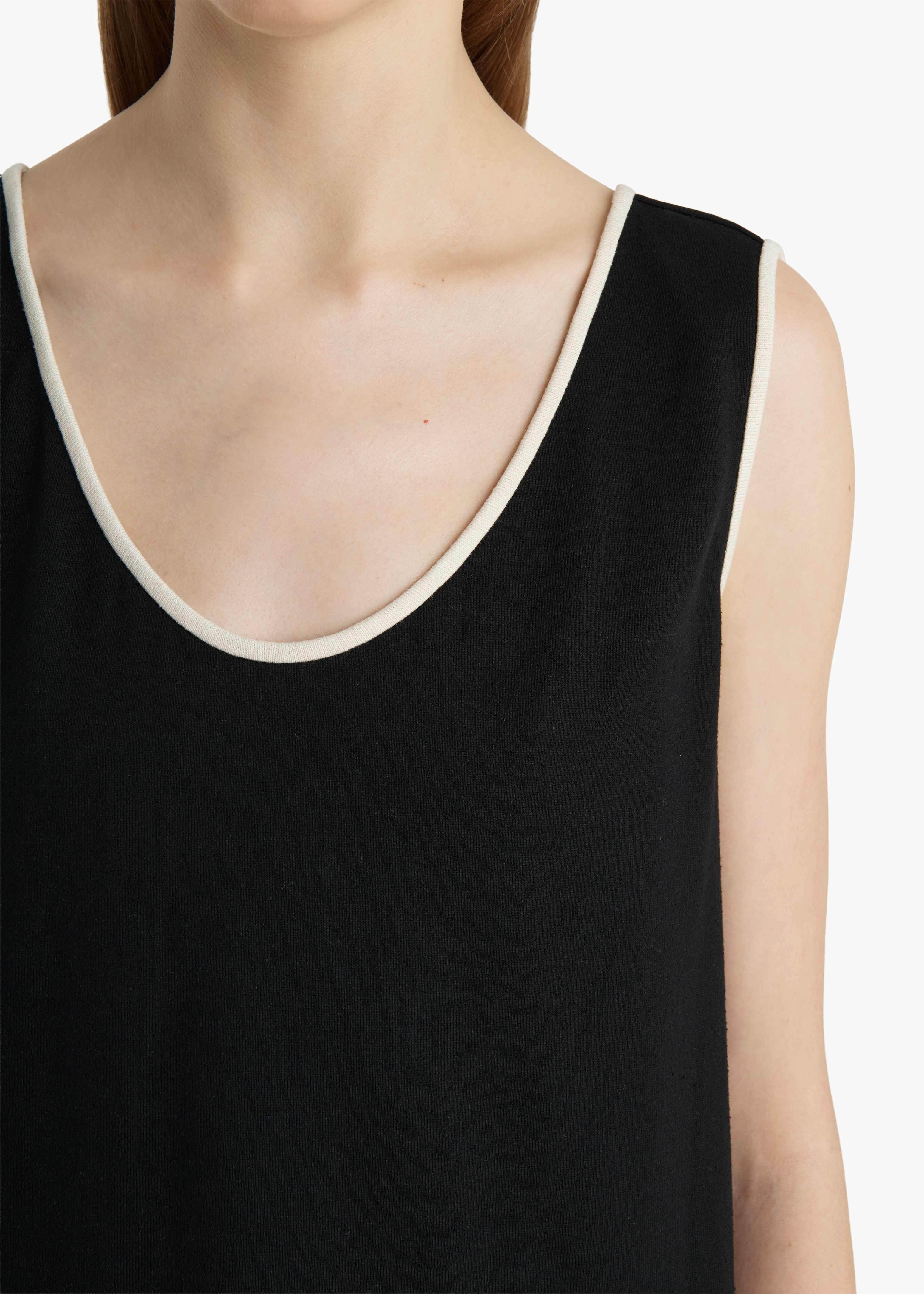 KHAITE - Longo Top in Cream and Black