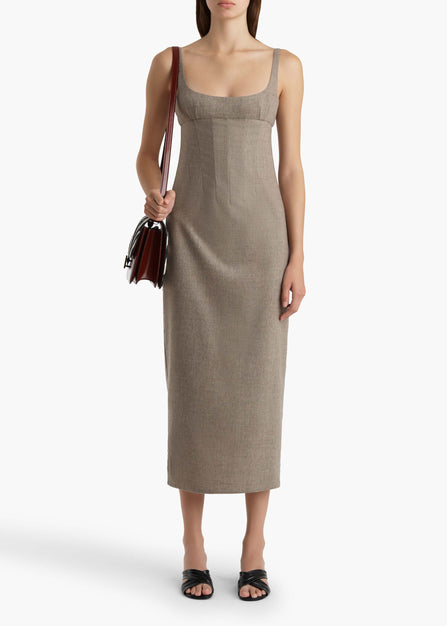 LOTTE-DRESS_SEPIA_5562604-992_A_STYLED.jpg