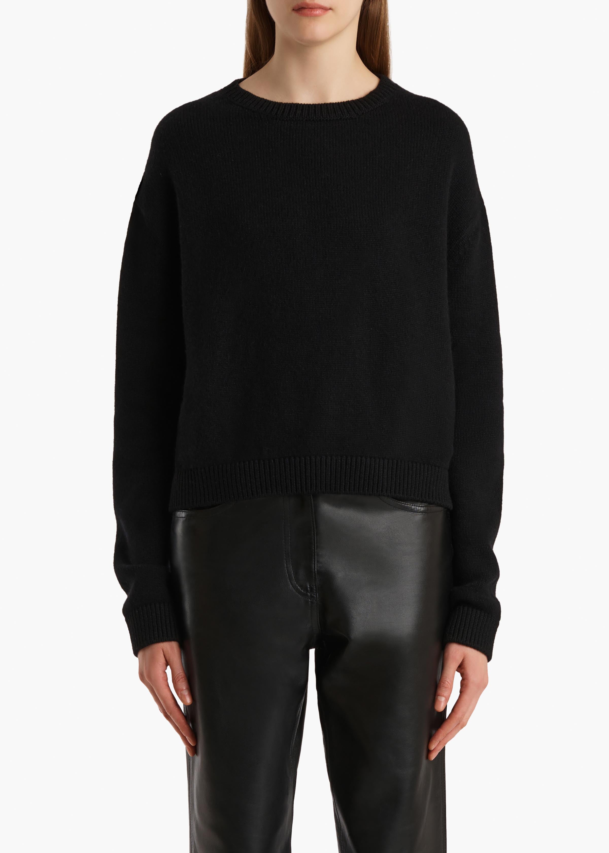 MILO-SWEATER_BLACK_18057650-200_B