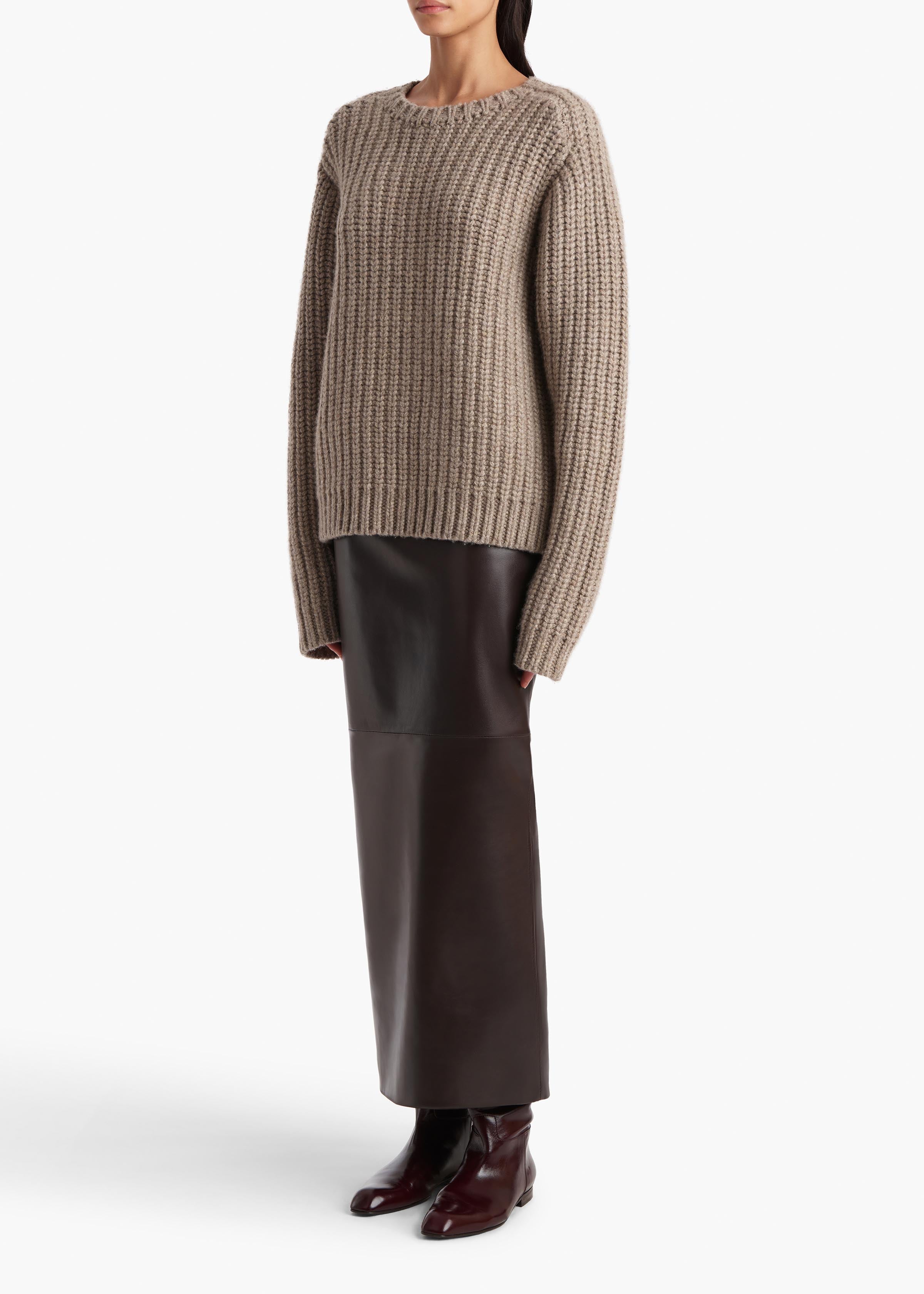 NATT-SWEATER_SEPIA_18033664-992_STYLED.jpg