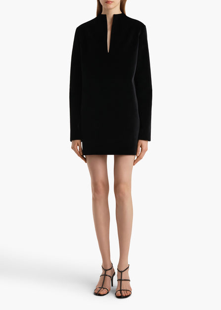 ALEENA-DRESS_BLACK-VELVET_55431010-200_STYLED