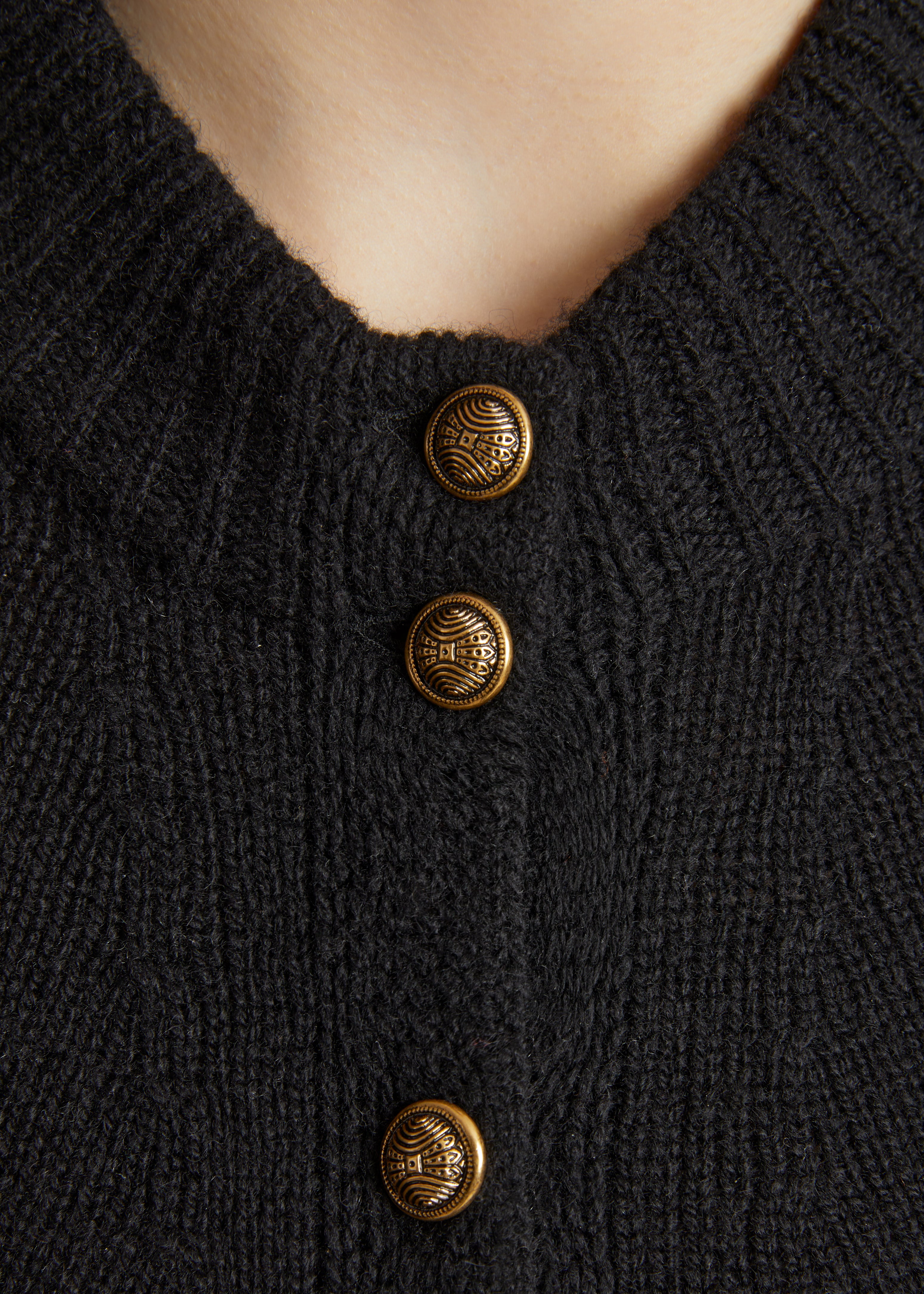 AMBRE SWEATER IN BLACK DETAILED VIEW 1