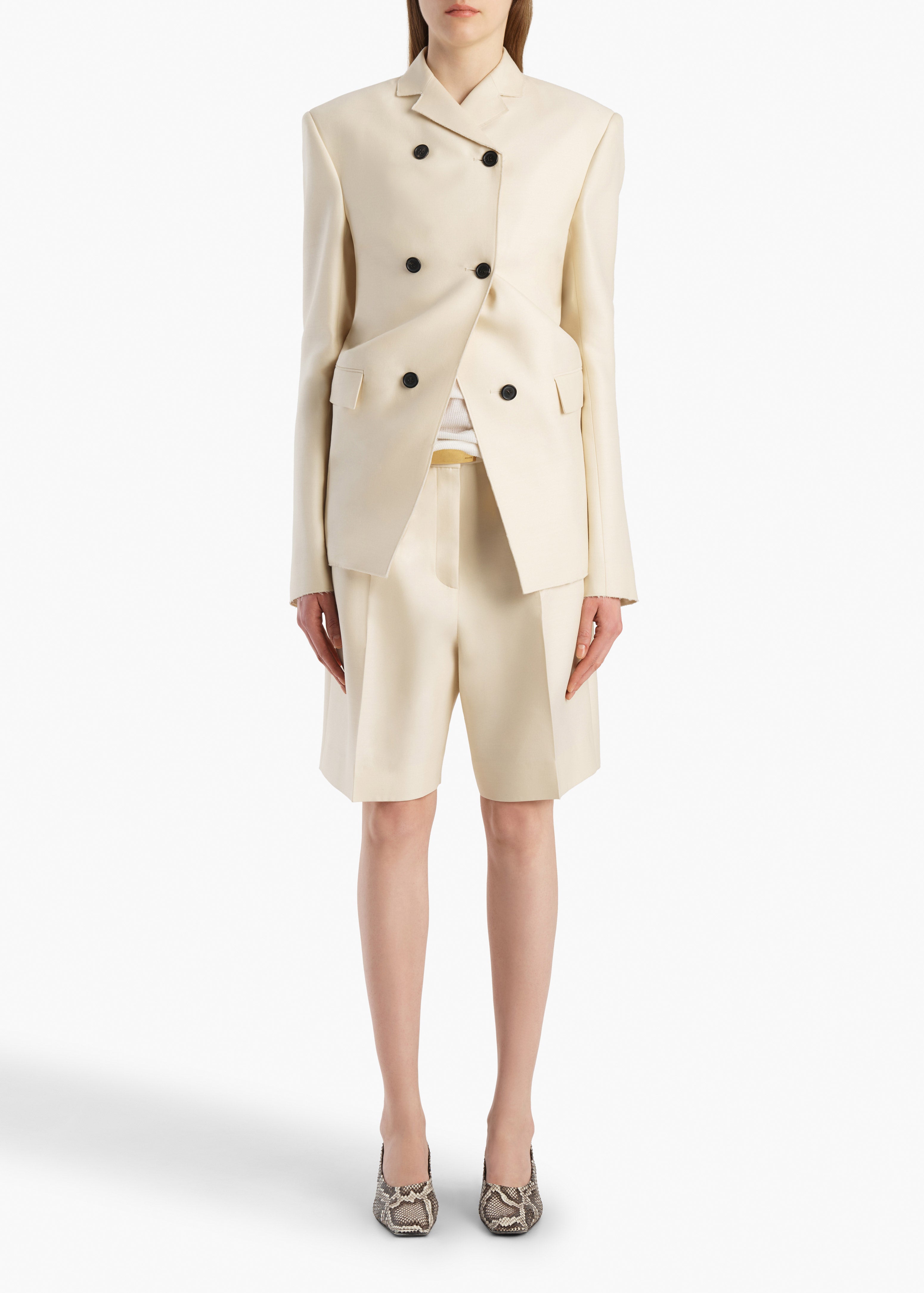 AUGGIE SHORT IVORY GLOW 3205582 658 A STYLED