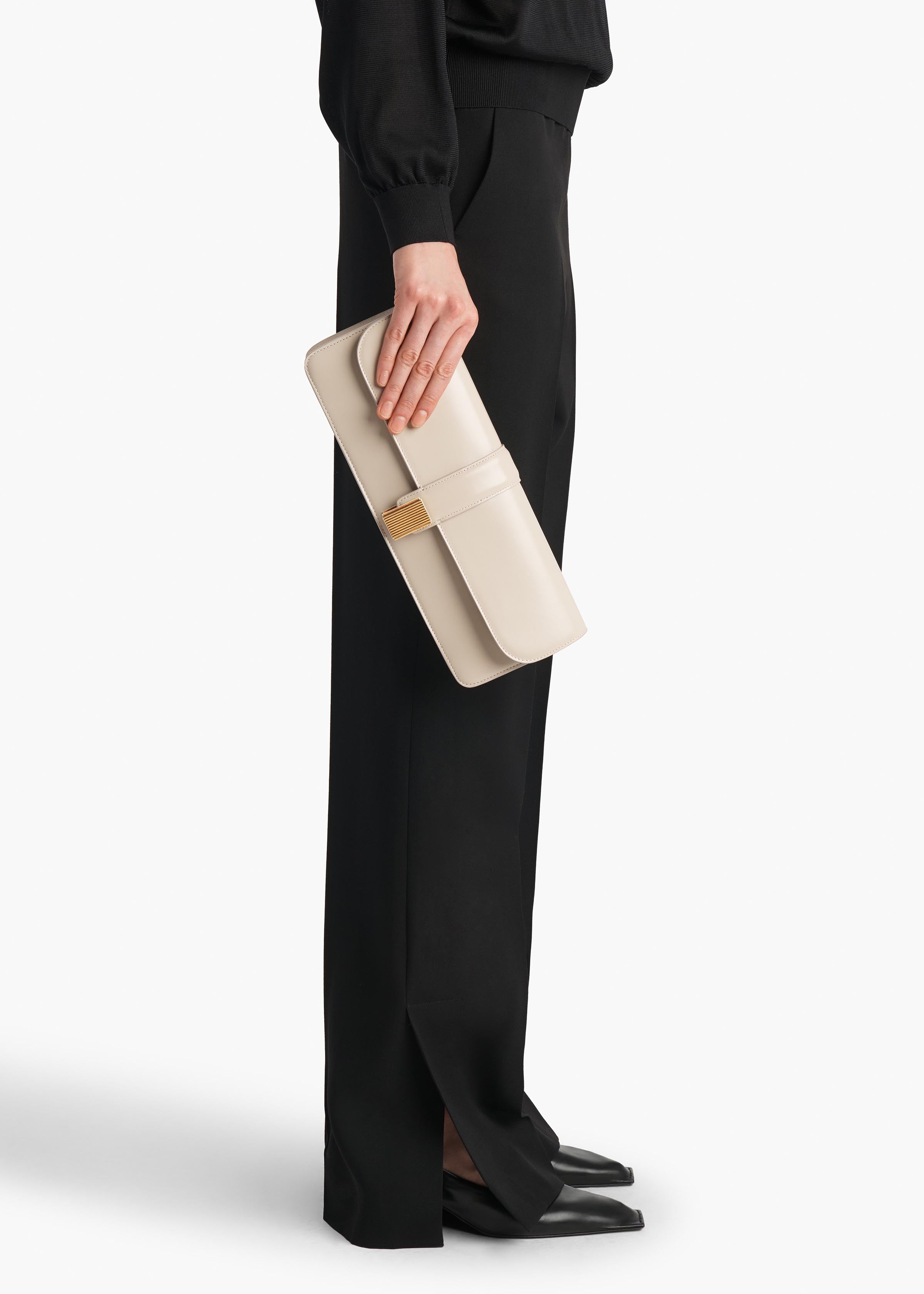 Blake Clutch in Burro