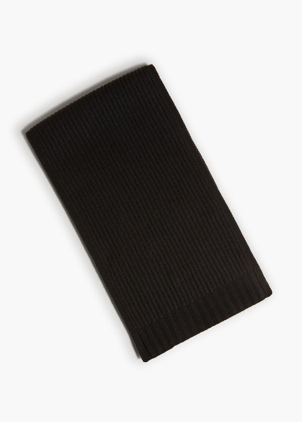 BLANC SCARF IN BLACK FLAT VIEW