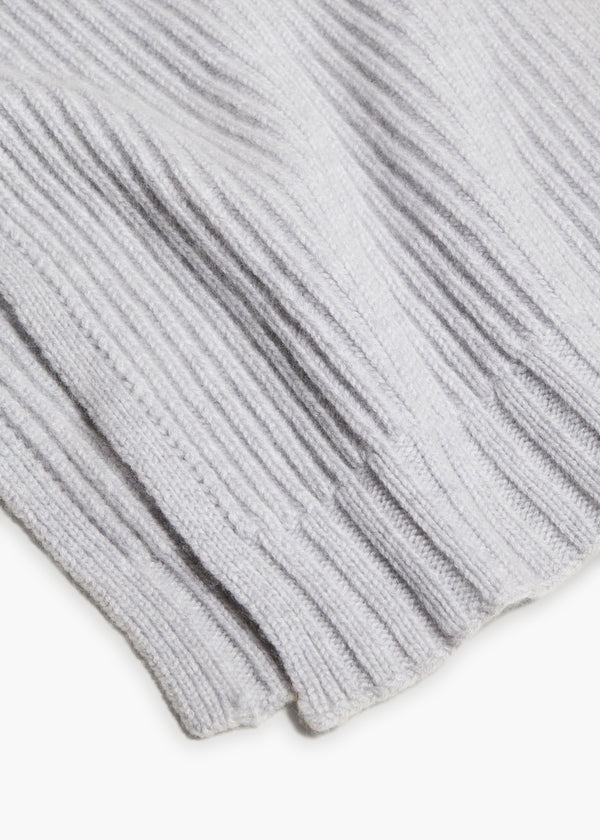 BLANC SCARF IN WARM GREY DETAILED VIEW 1