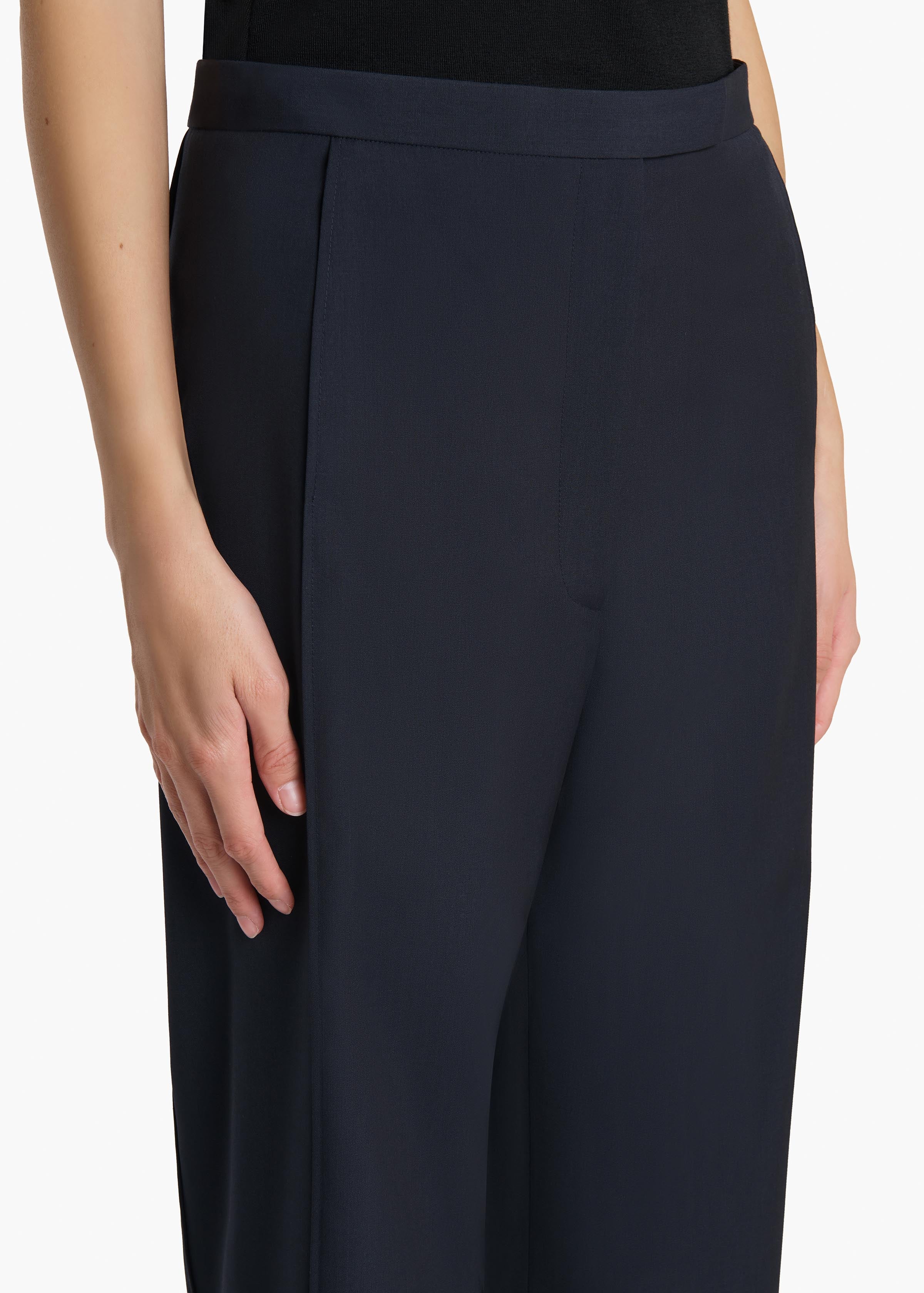 Borden Pant in Dark Navy