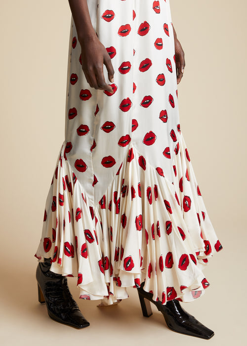 The Candita Dress in Cream with Red Lip Print