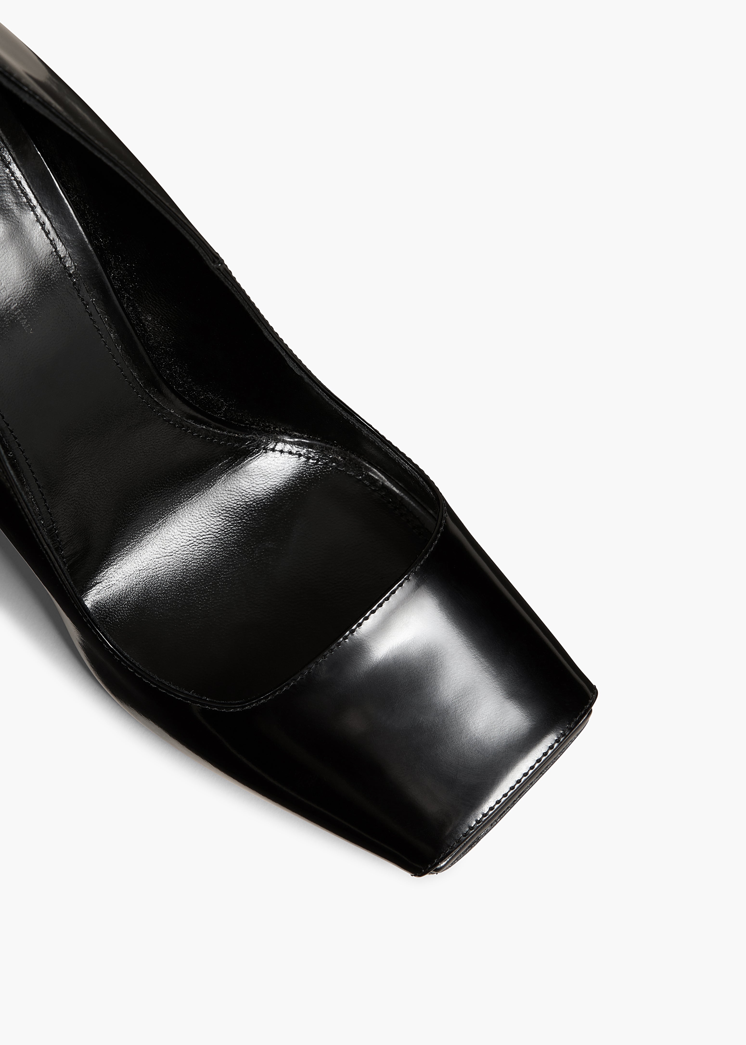 CEDAR HEEL IN BLACK LEATHER DETAILED VIEW 1