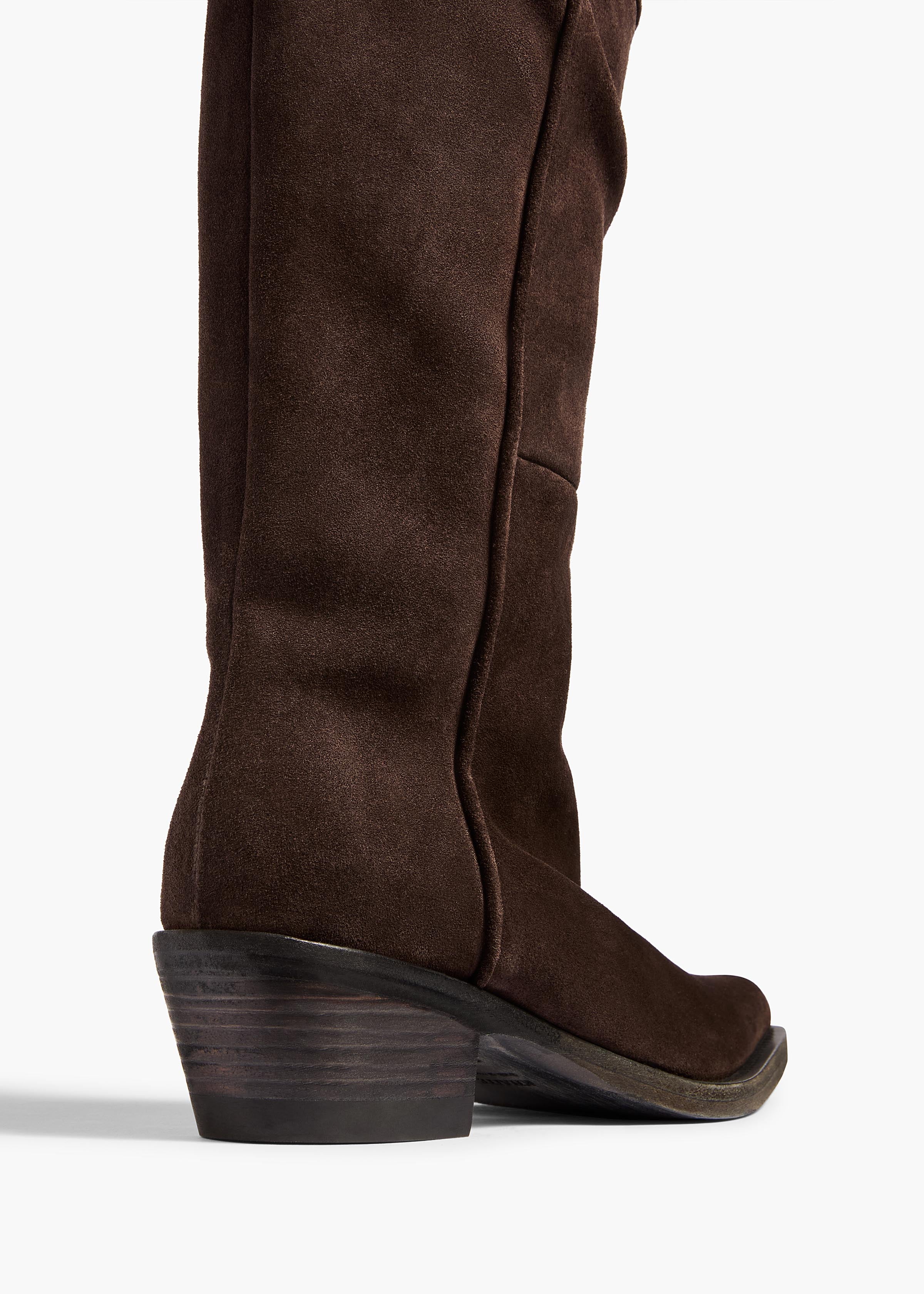 Clive Boot in Umber