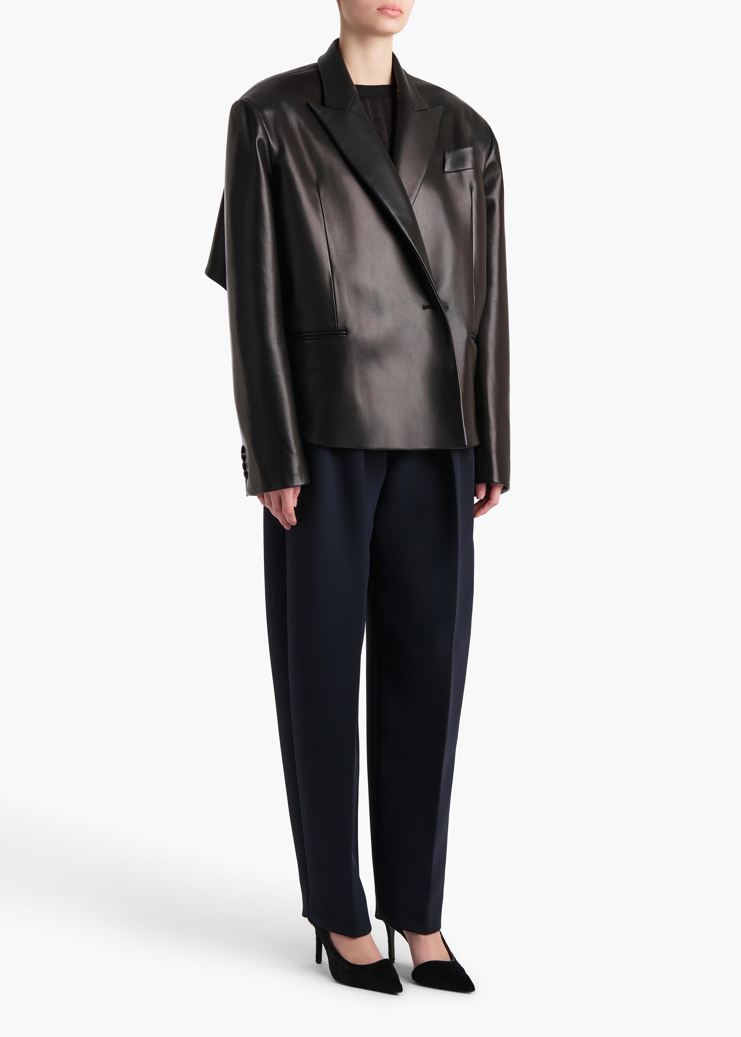 COMAIR-COAT_BLACK-LAMB_6208937-200_STYLED