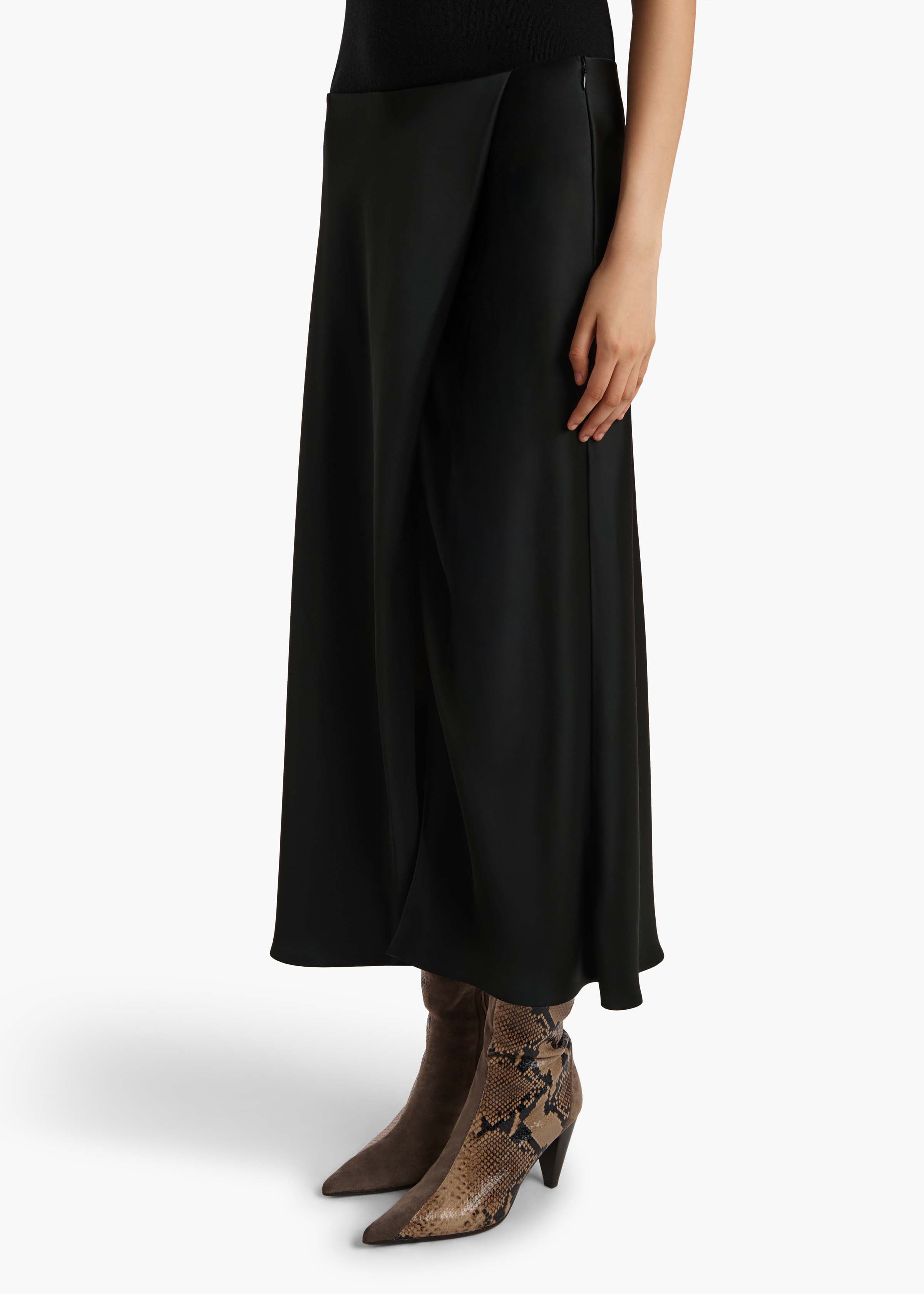 DEMI-SKIRT_BLACK_41724120-200_D