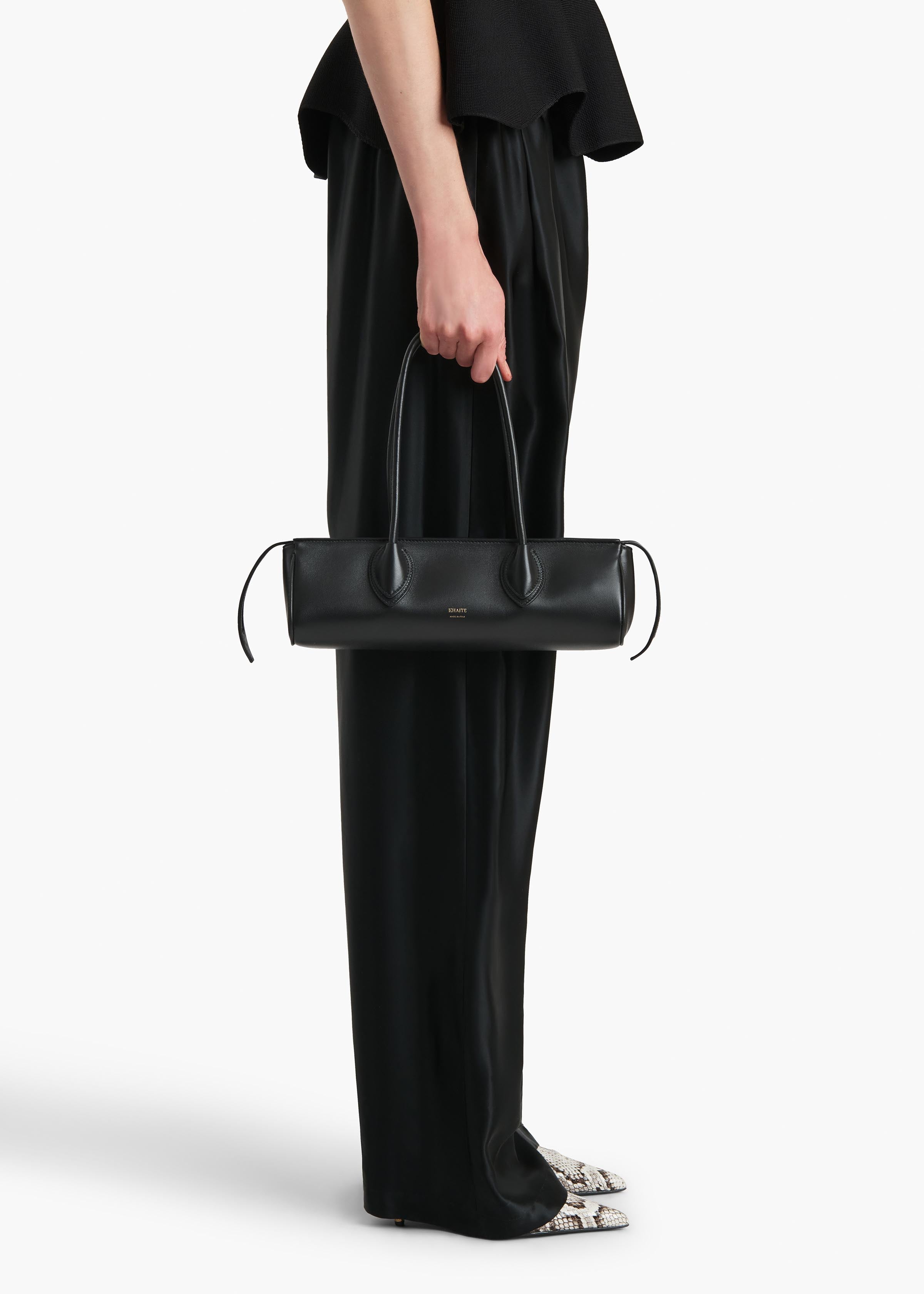 Donna Shoulder Bag in Black Leather