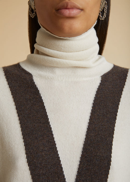 The Esmal Sweater in Ivory with Car Print