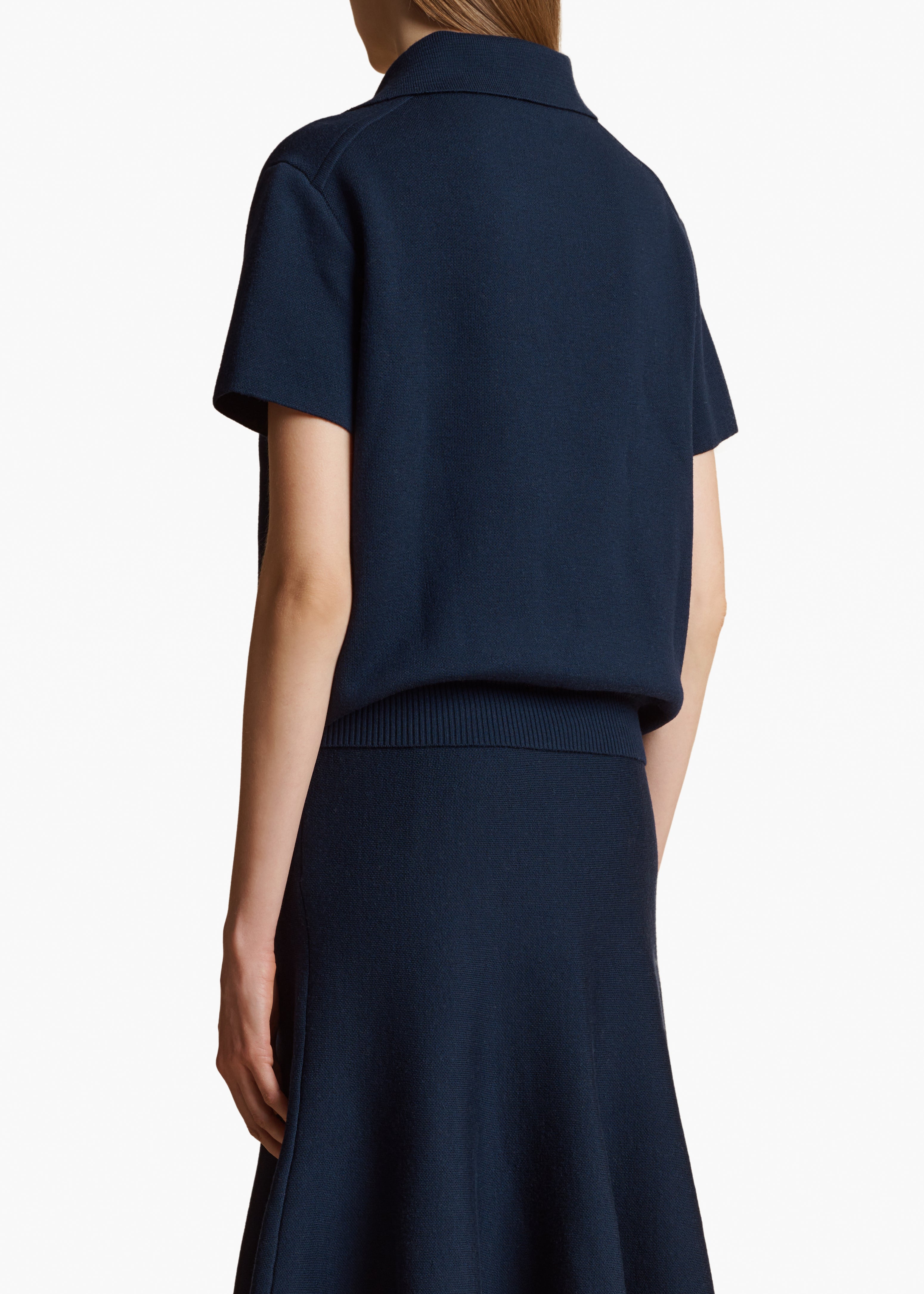 GULLIAME TOP IN NAVY BACK VIEW