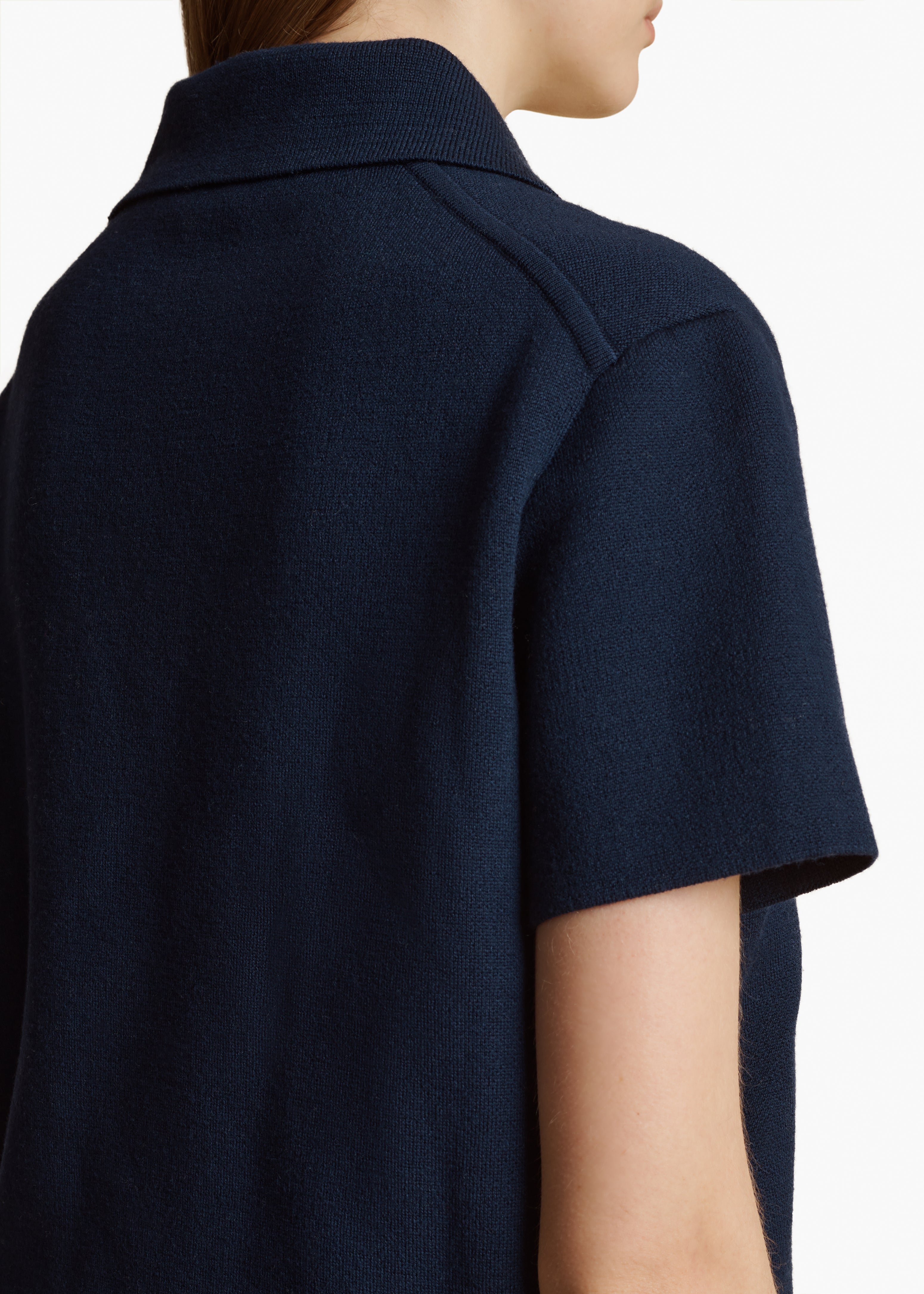 GULLIAME TOP IN NAVY DETAILED VIEW 1