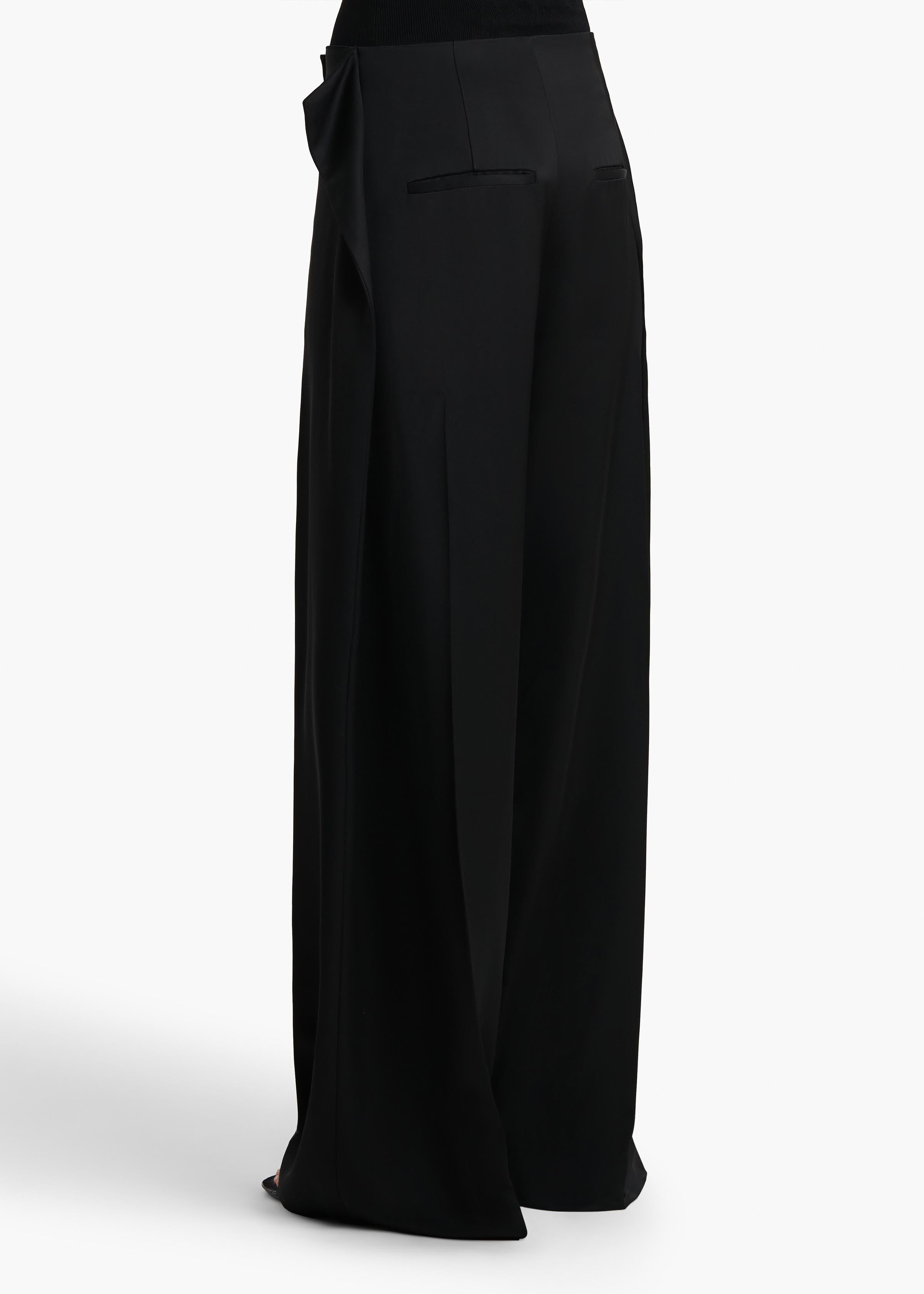 ILA PANTS BLACK 32024224 200 C