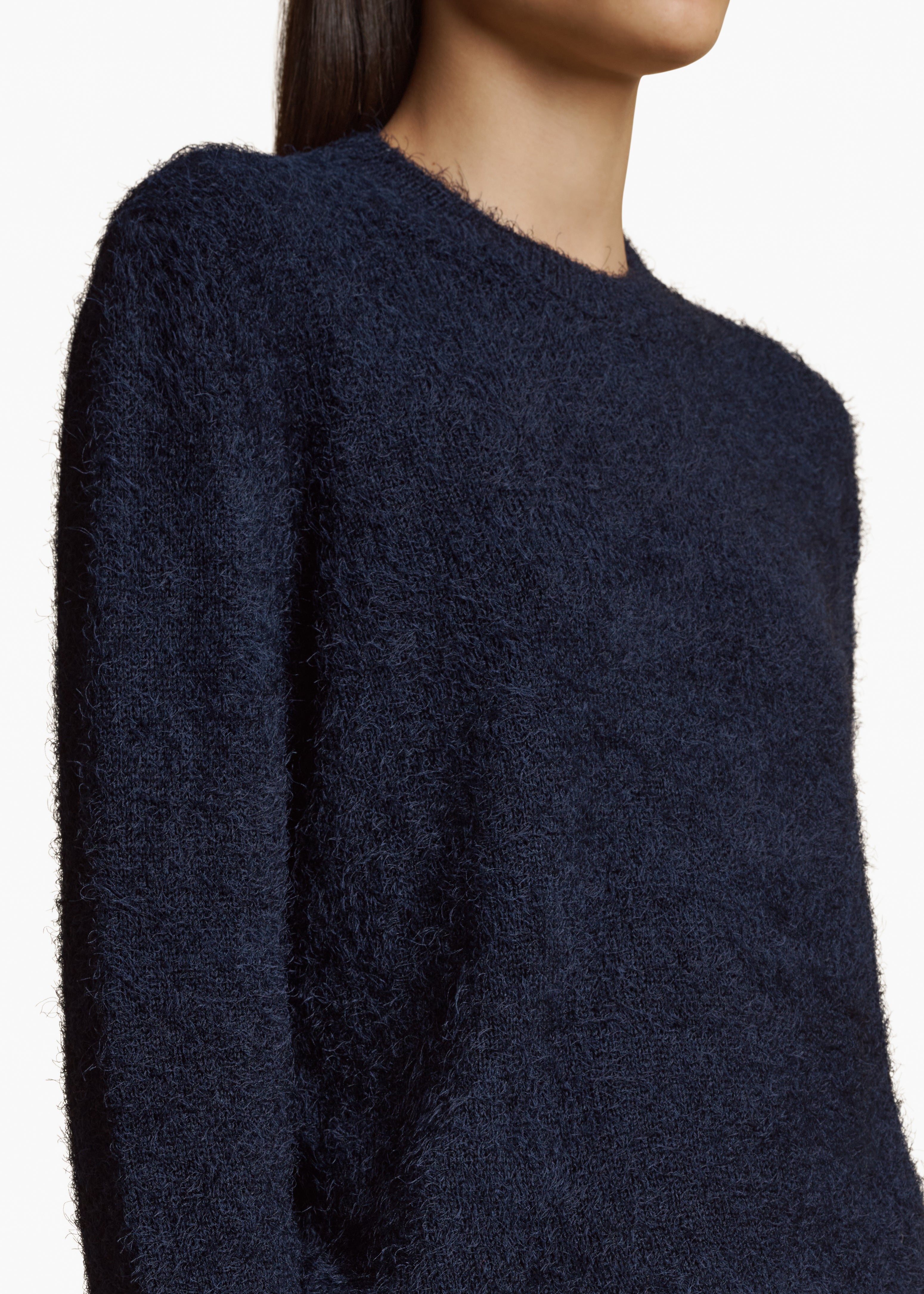 IRLA SWEATER IN NAVY DETAILED VIEW 1