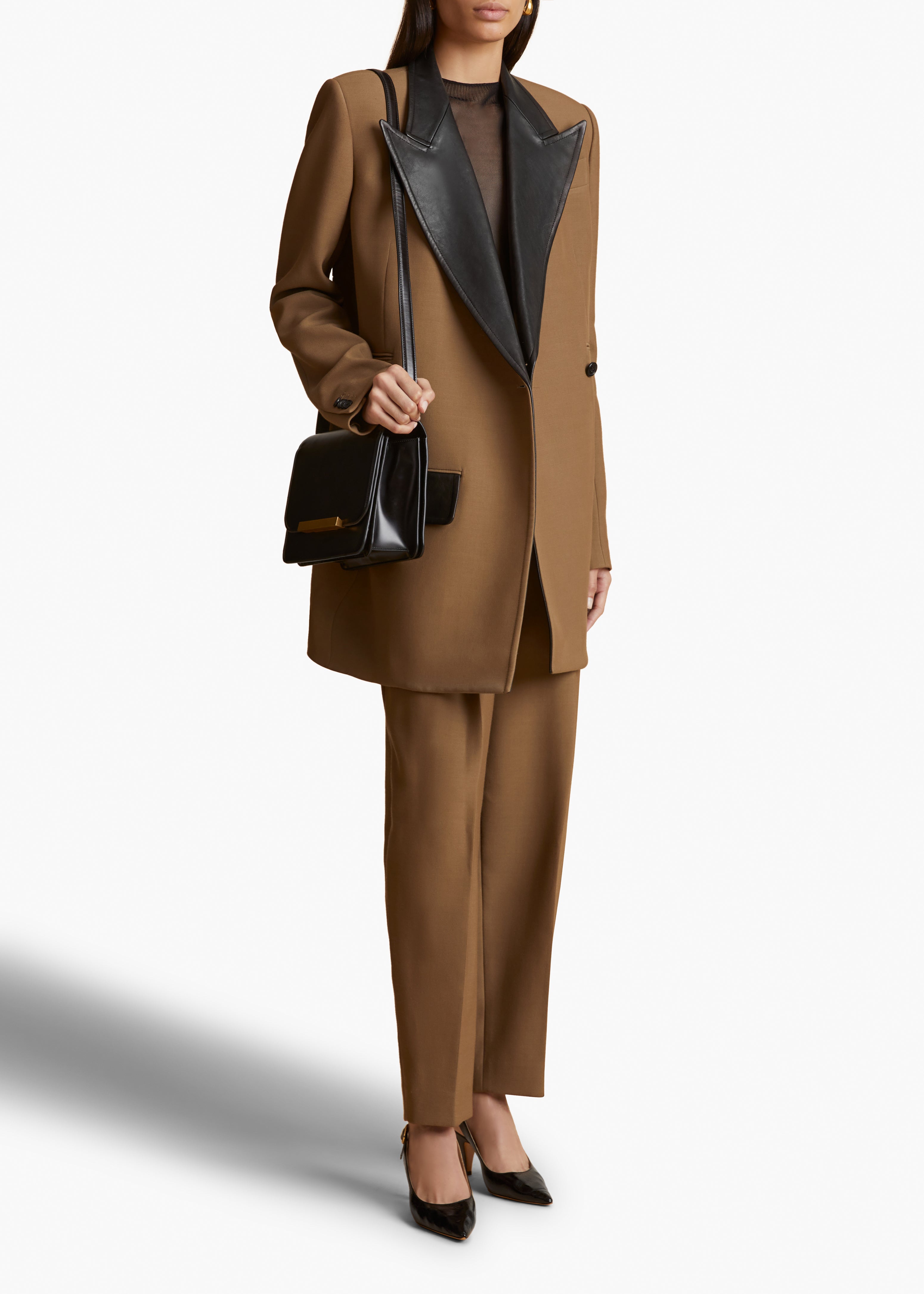 JACOBSON BLAZER IN TOFFEE AND BLACK LEATHER STYLED VIEW