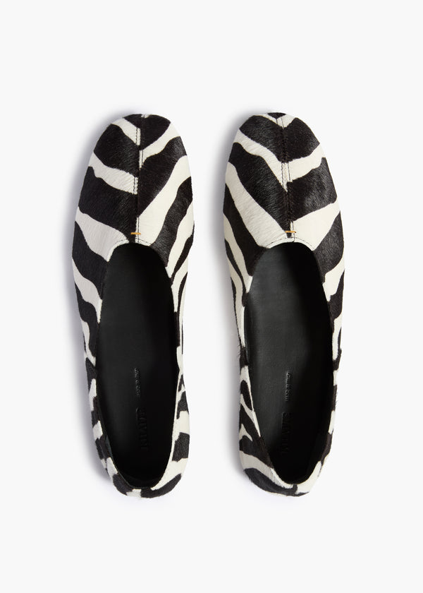 JANE-FLAT_BLACK-WHITE_F4058-711-294_D