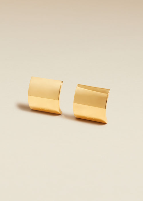 The Small Julius Smooth Panel Earrings in Gold
