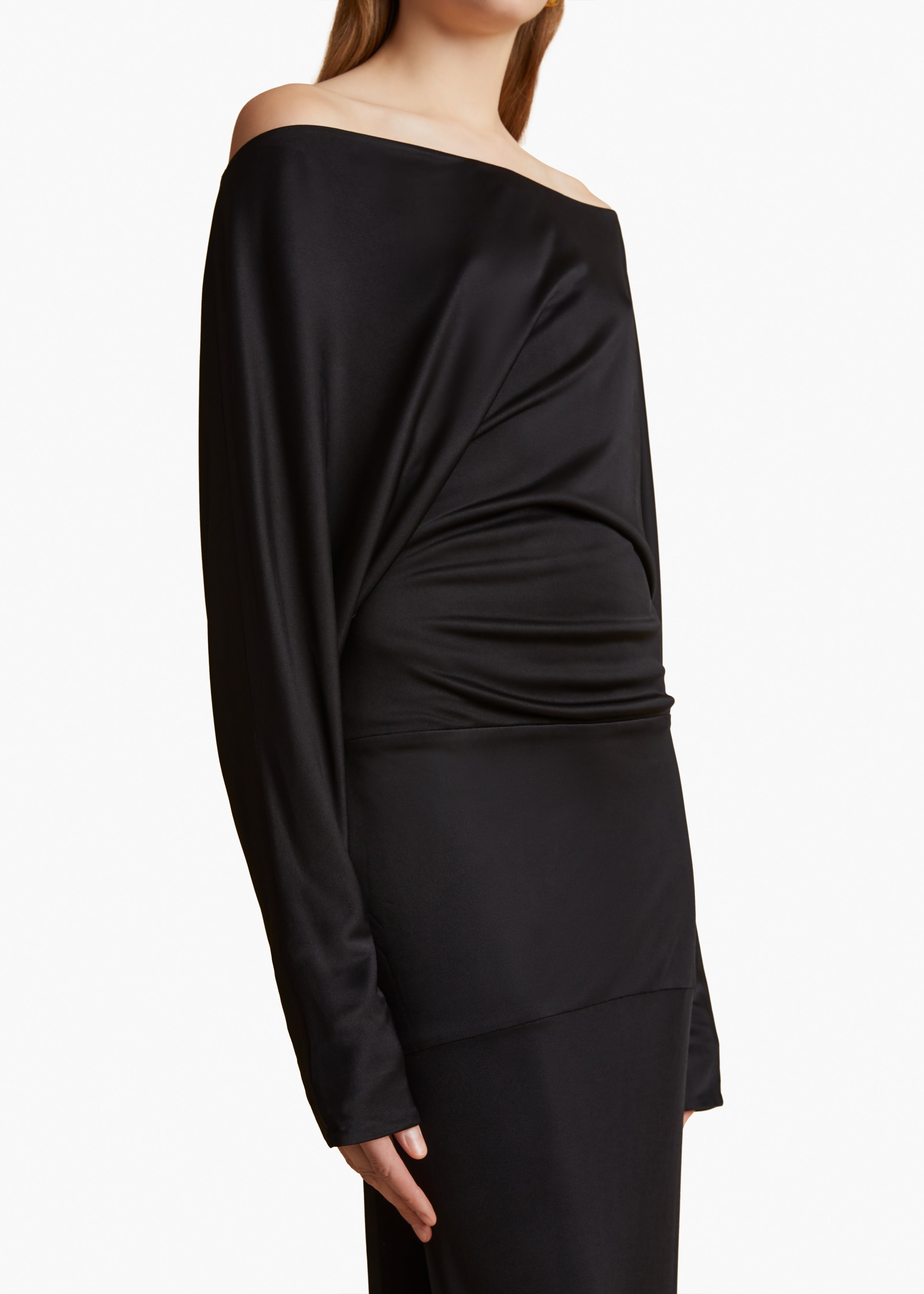 JUNET DRESS IN BLACK DETAILED VIEW 1