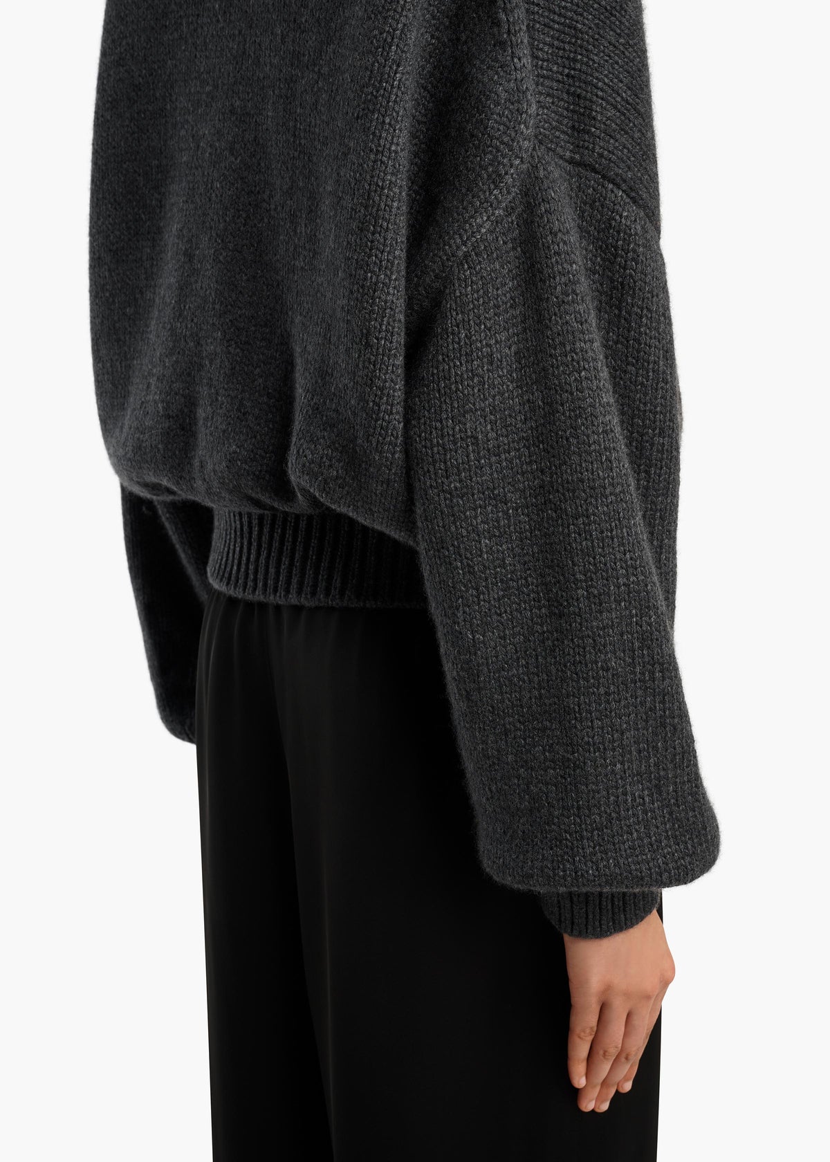 JUNIPER SWEATER CHARCOAL 18050650 205 E