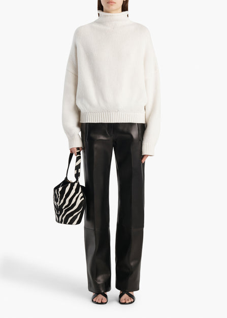 JUNIPER-SWEATER_GLAZE_18050650-183_STYLED