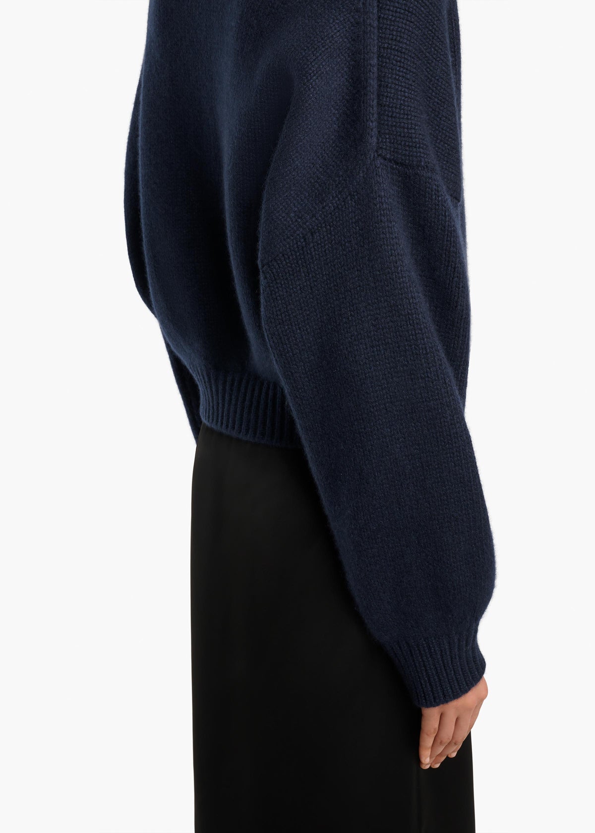 JUNIPER SWEATER MIDNIGHT NAVY 18050650 358 E