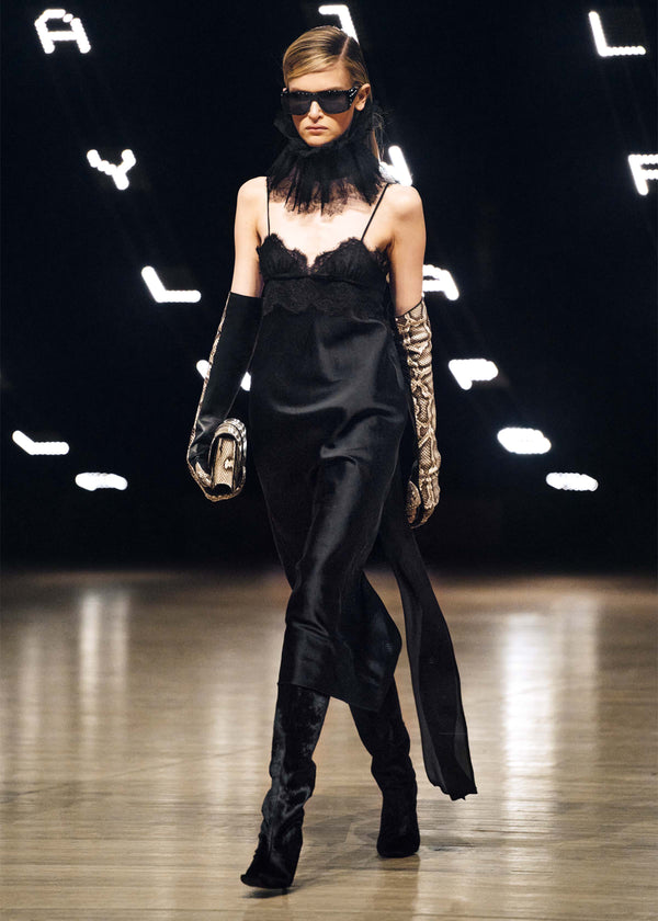RUNWAY