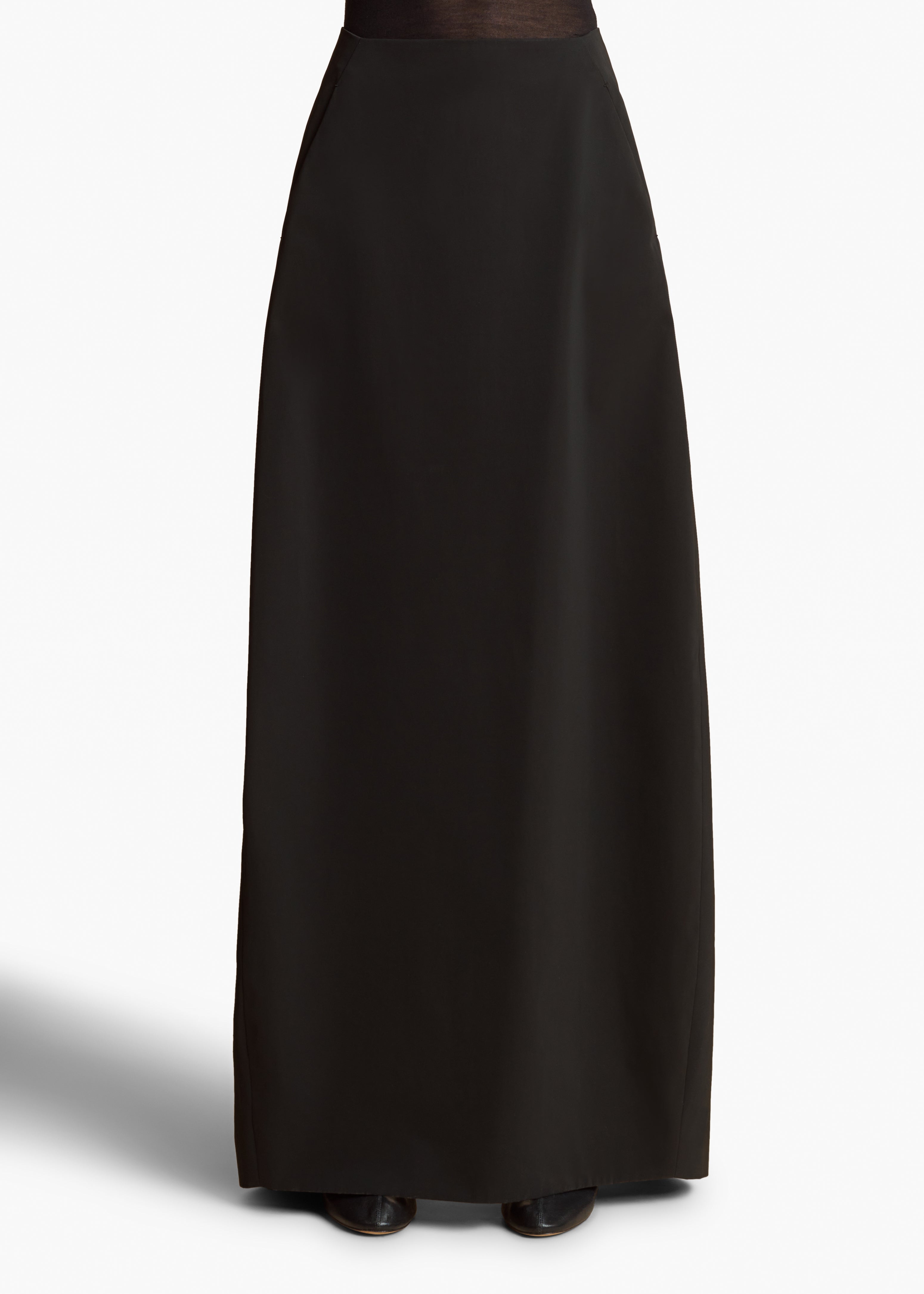 LAUSON SKIRT IN BLACK FRONT VIEW