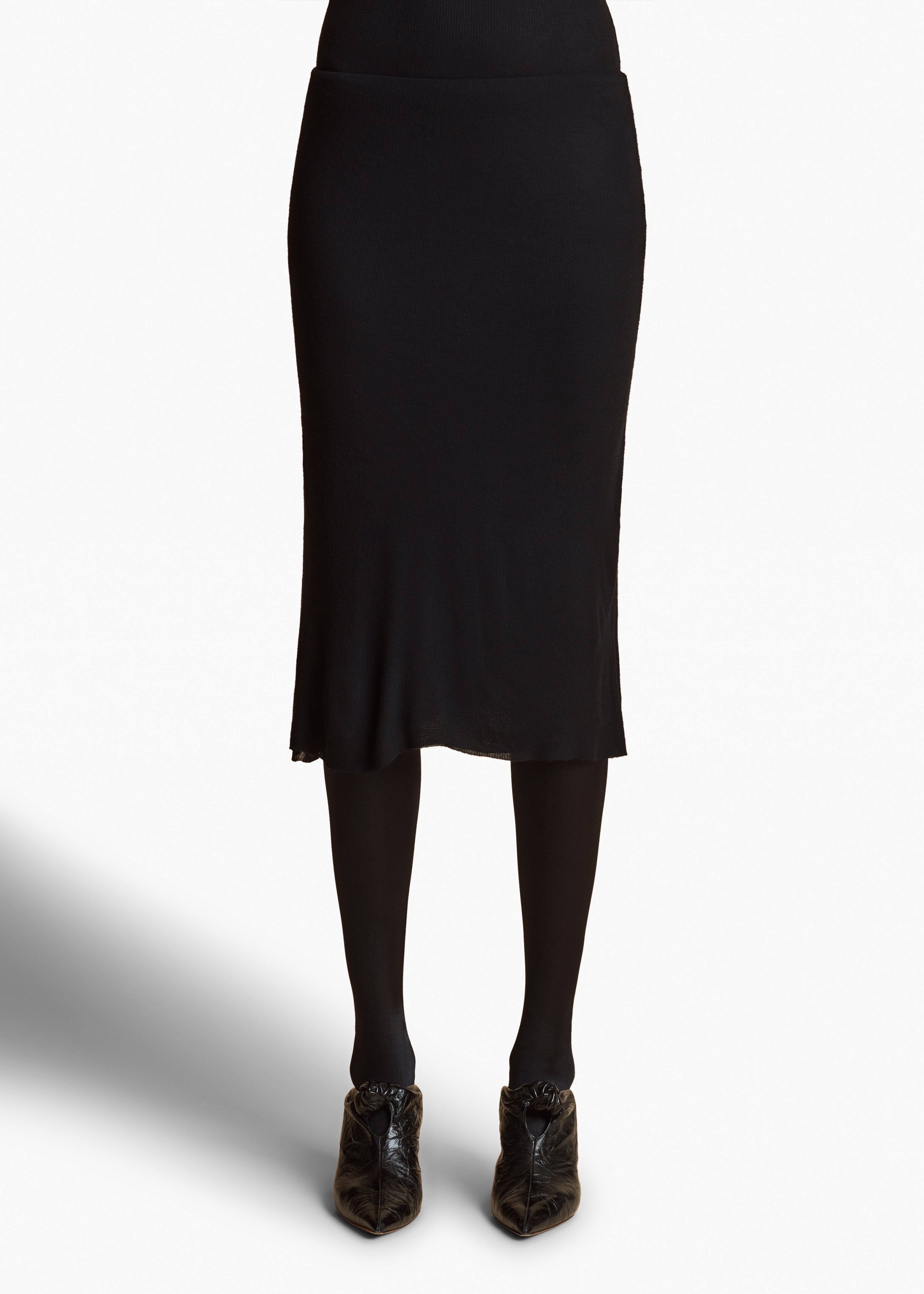 LEEMA SKIRT IN BLACK DETAILED VIEW 2