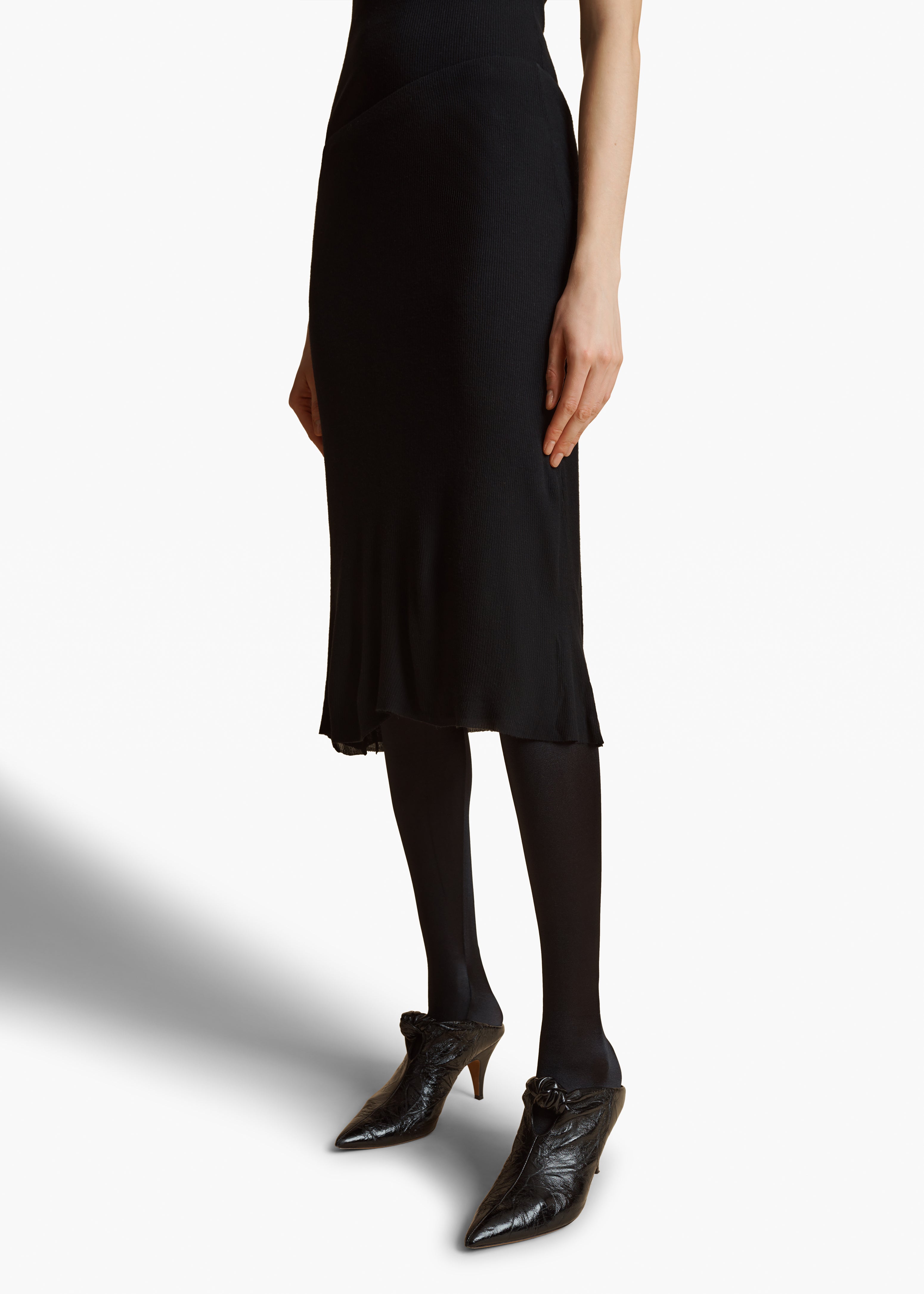 LEEMA SKIRT IN BLACK DETAIL 3