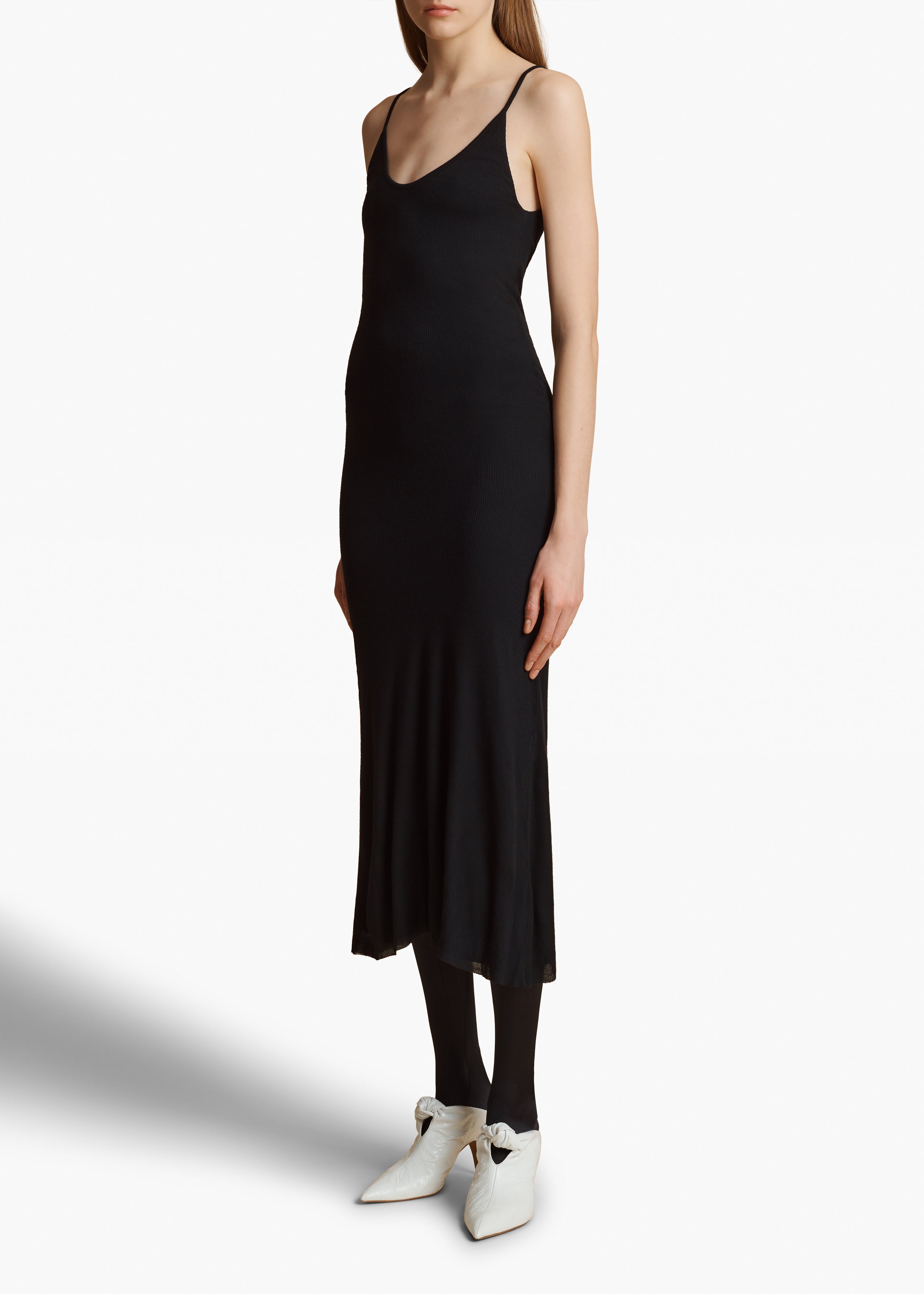 LEESAL DRESS IN BLACK FRONT VIEW STYLED