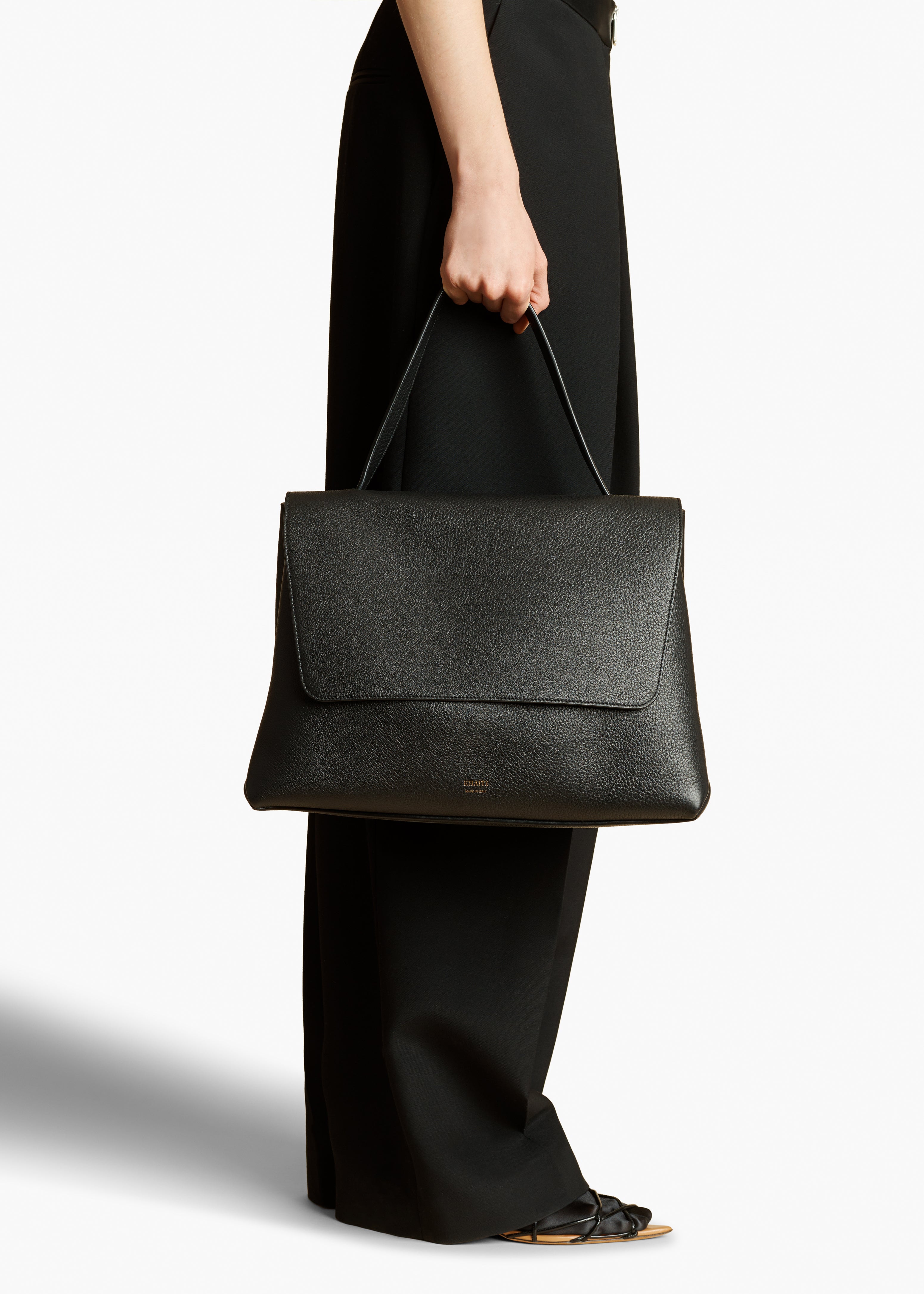 LIA HANDBAG IN BLACK LEATHER STYLED VIEW