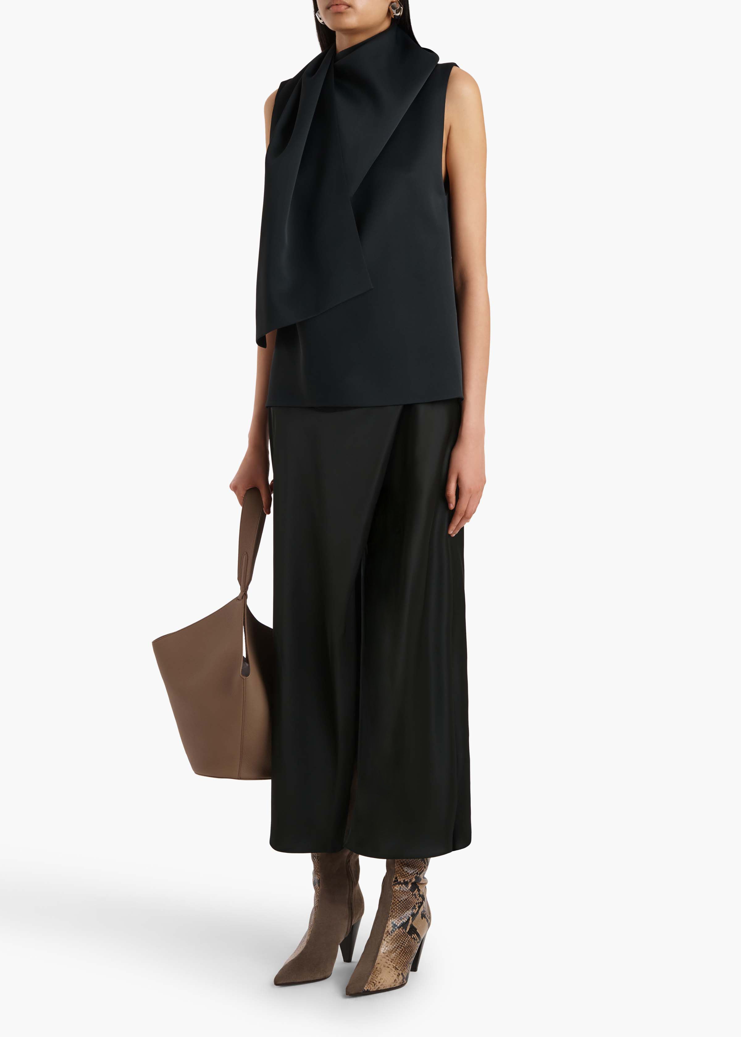 LOE-TOP_BLACK_24384070-200_A