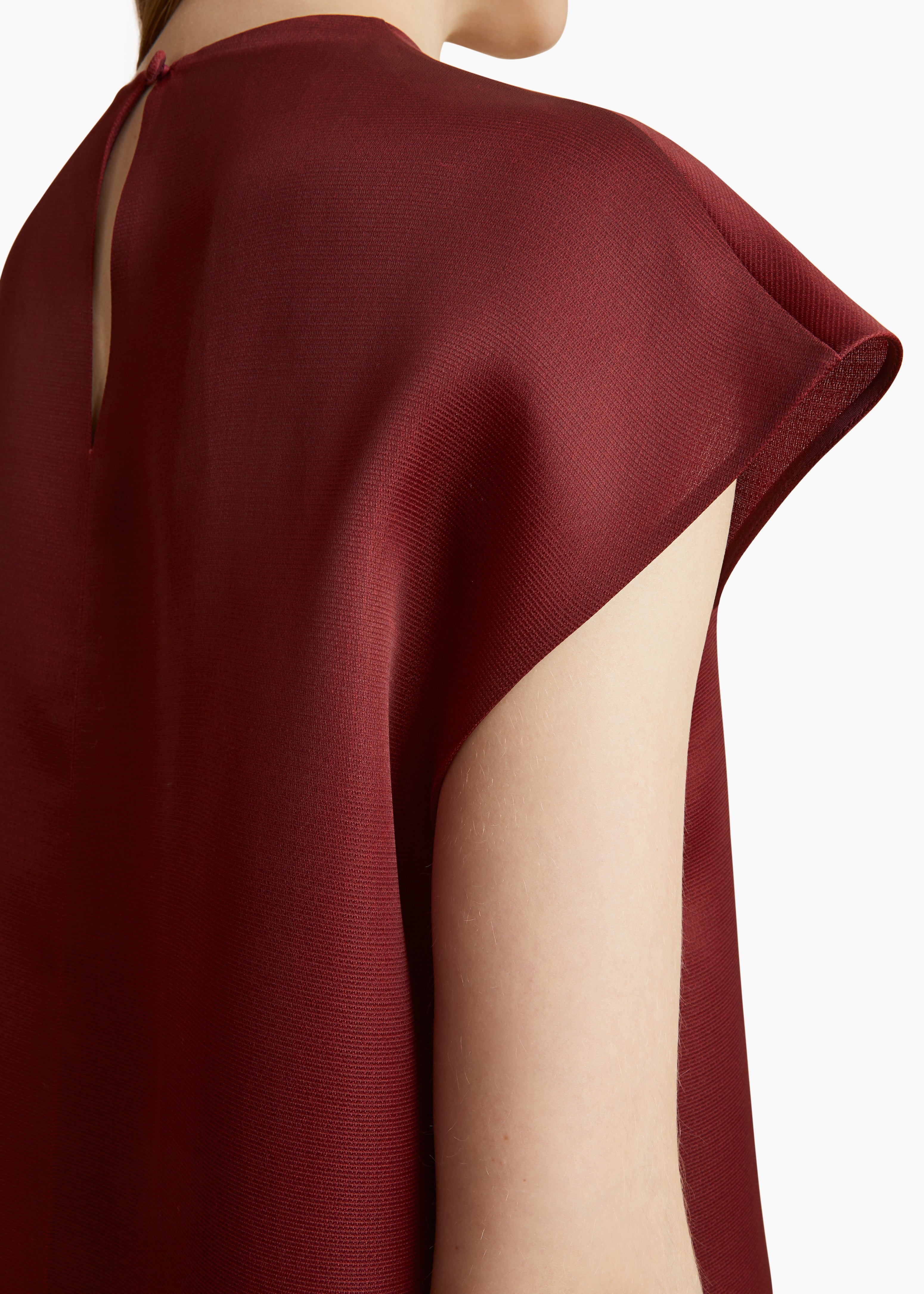 LOHAN DRESS IN OXBLOOD DETAIL 2