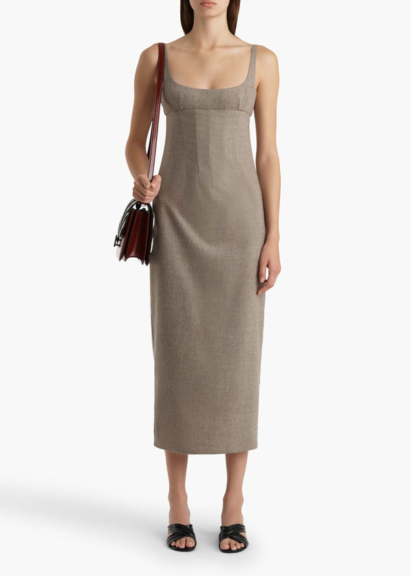 LOTTE-DRESS_SEPIA_5562604-992_A_STYLED.jpg