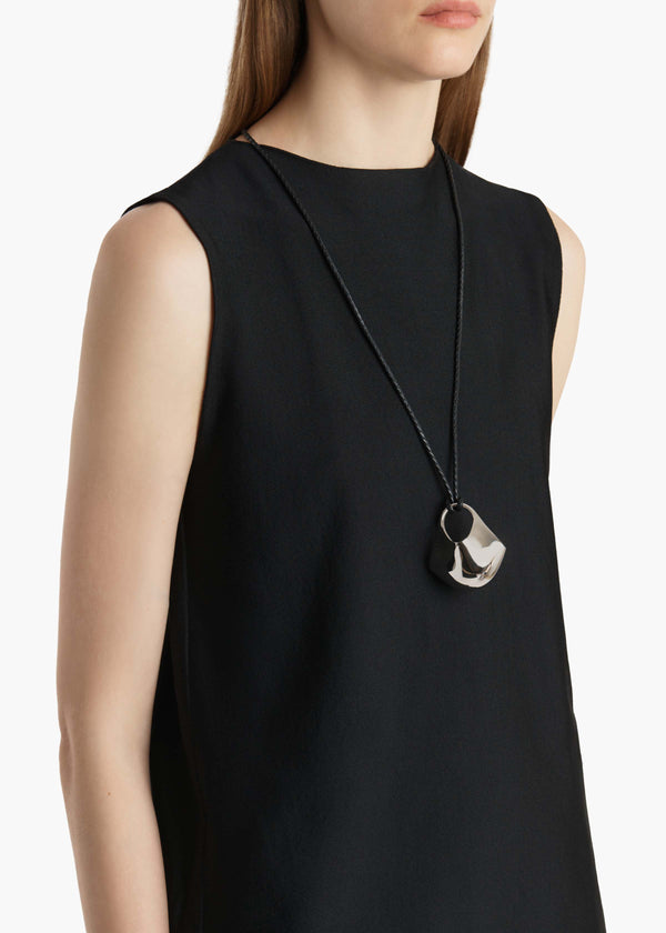 LOTUS-MEDIUM-PENDANT_SILVER_10142-028-126_E.jpg