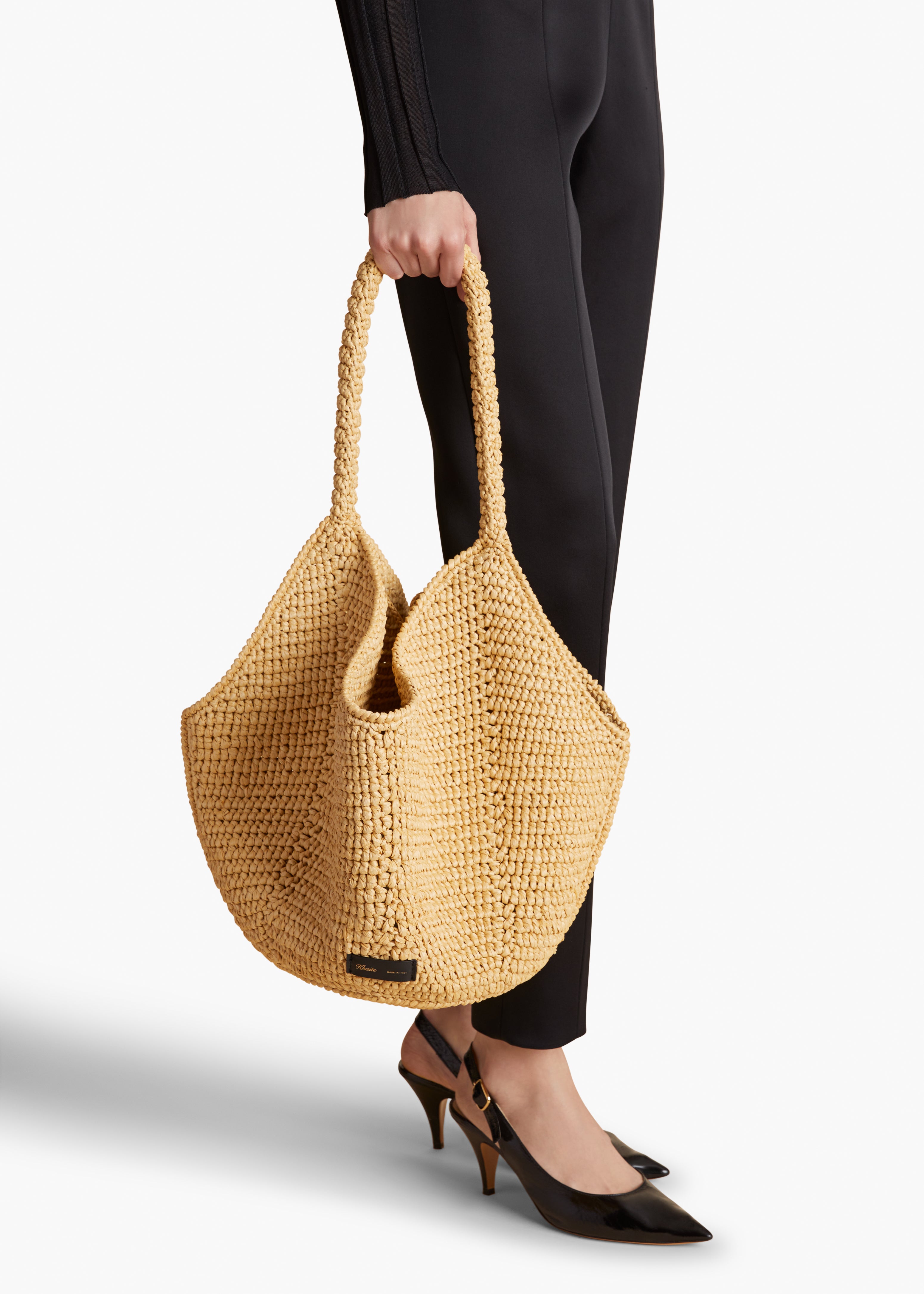 MEDIUM LOTUS HANDBAG IN NATURAL RAFFIA STYLED VIEW