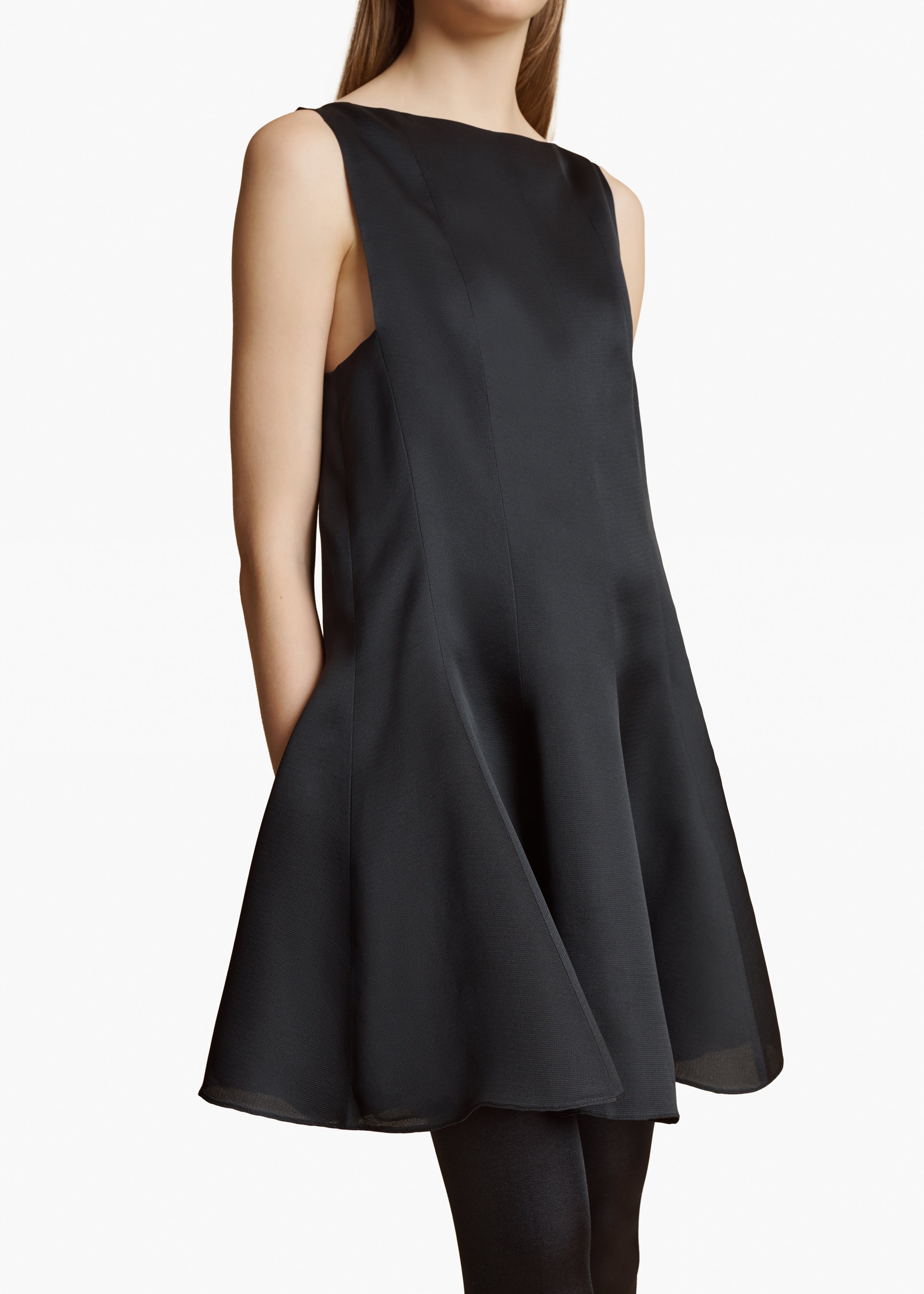 MAGS DRESS IN BLACK DETAIL 1