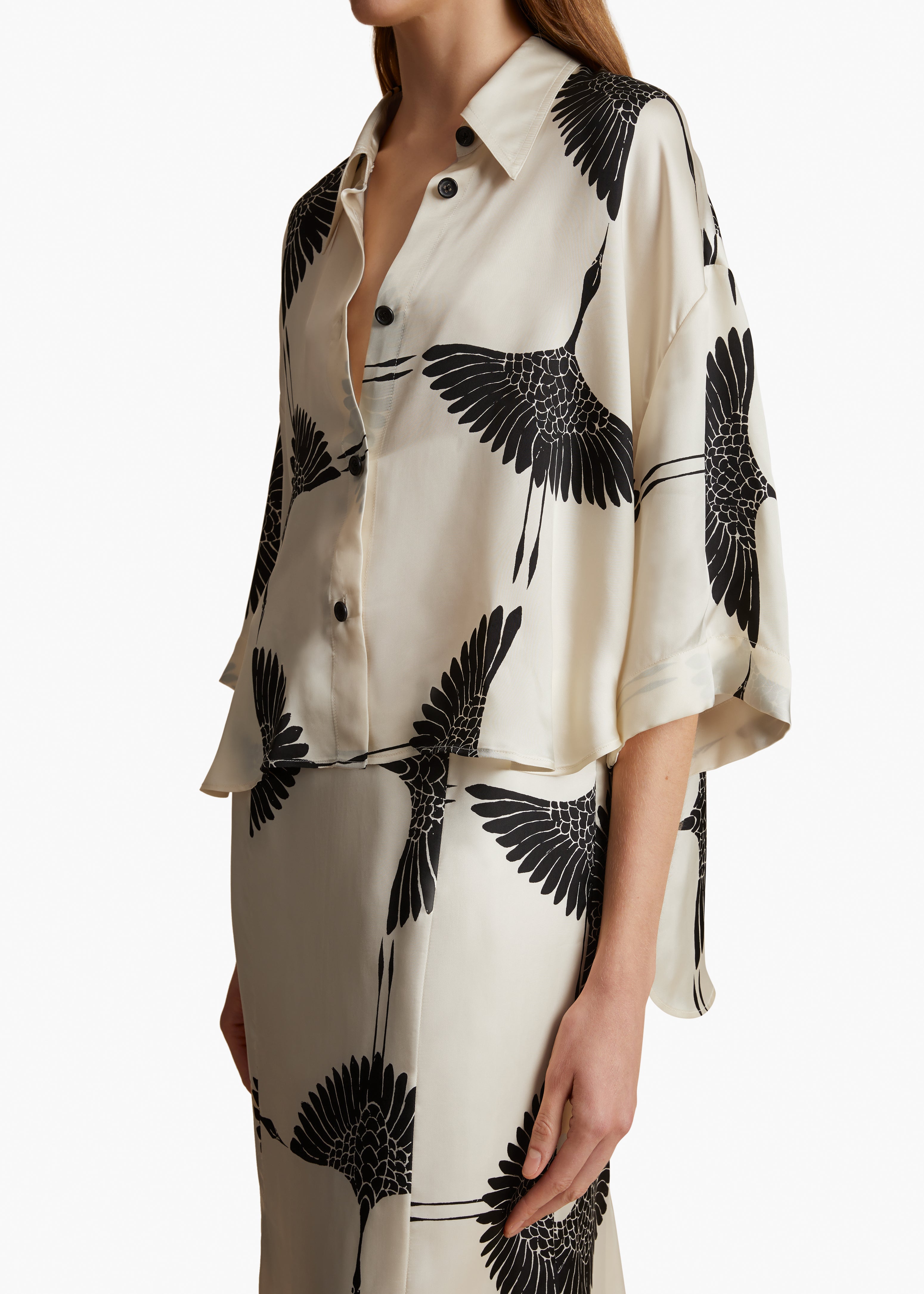 MAHSHA TOP IN CREAM AND BLACK CRANE PRINT DETAILED VIEW 1