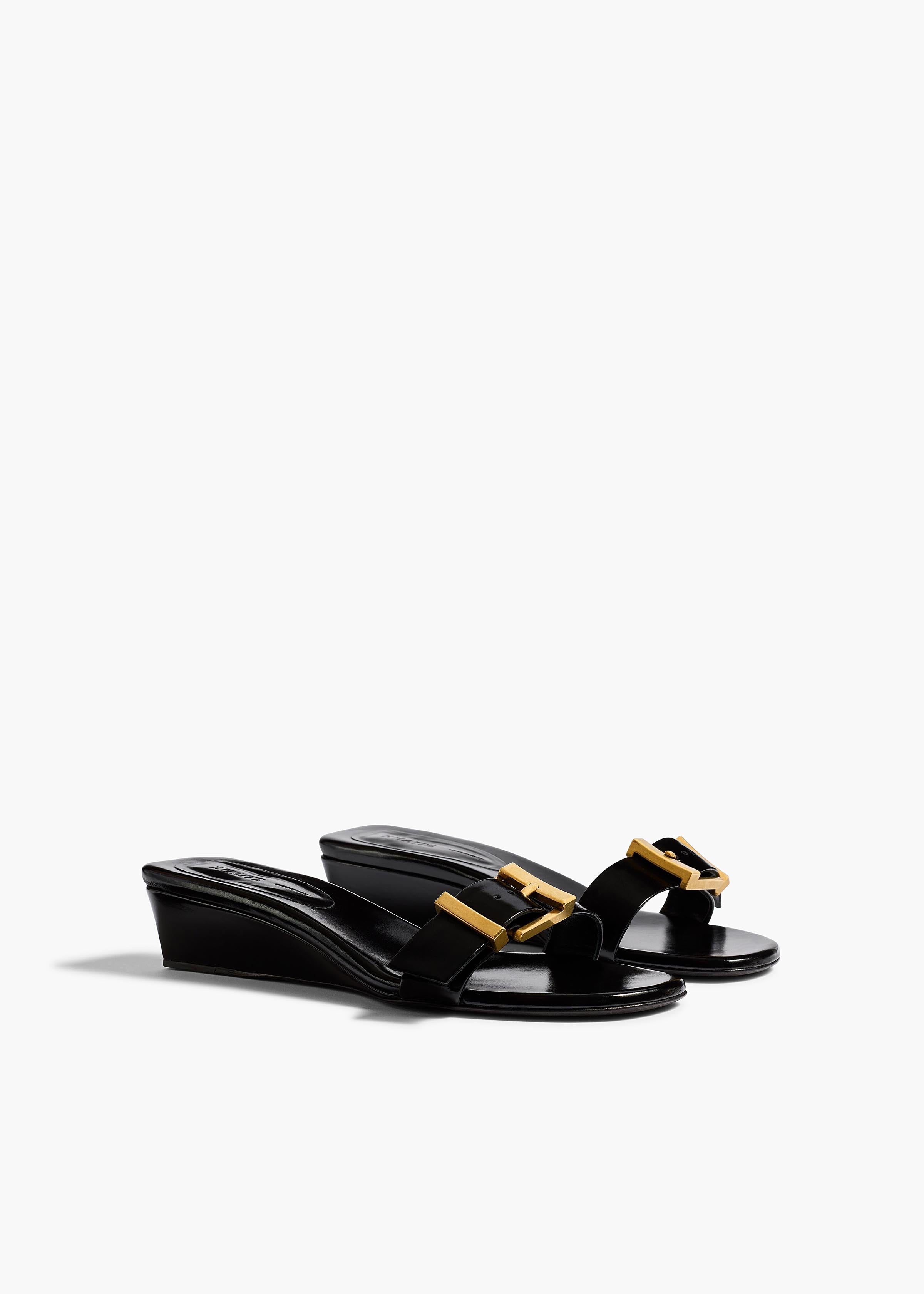 Manhattan Sandal in Black Glazed Leather