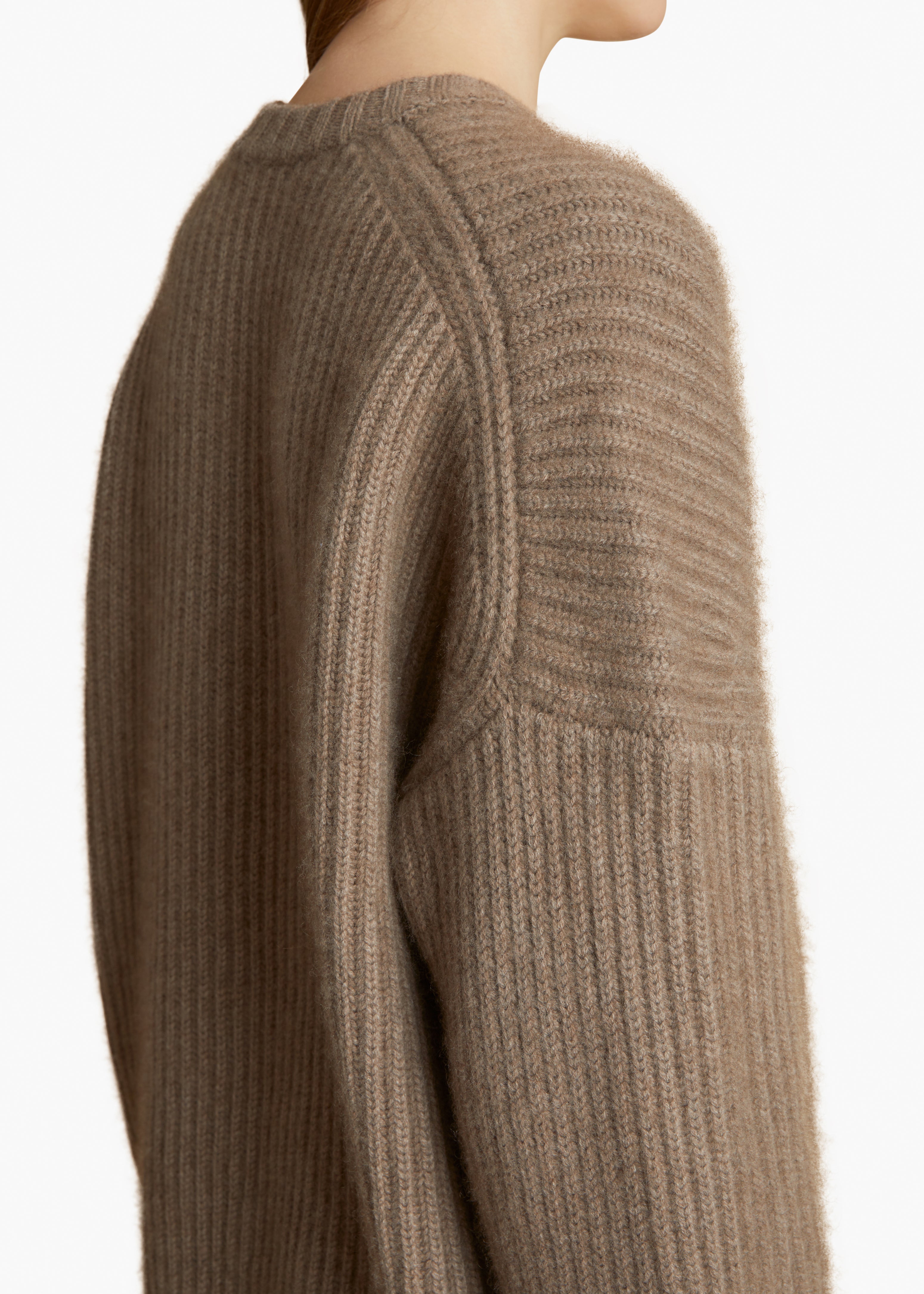 MANUELA SWEATER IN BARLEY DETAILED VIEW 1